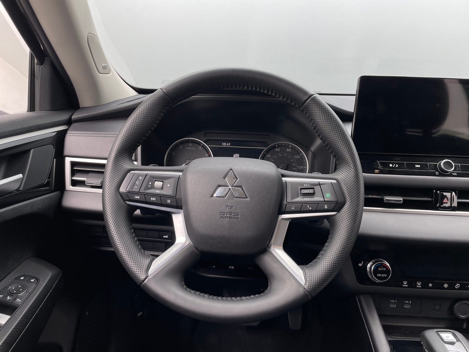 Thumbnail: 2025 Mitsubishi Outlander - 5