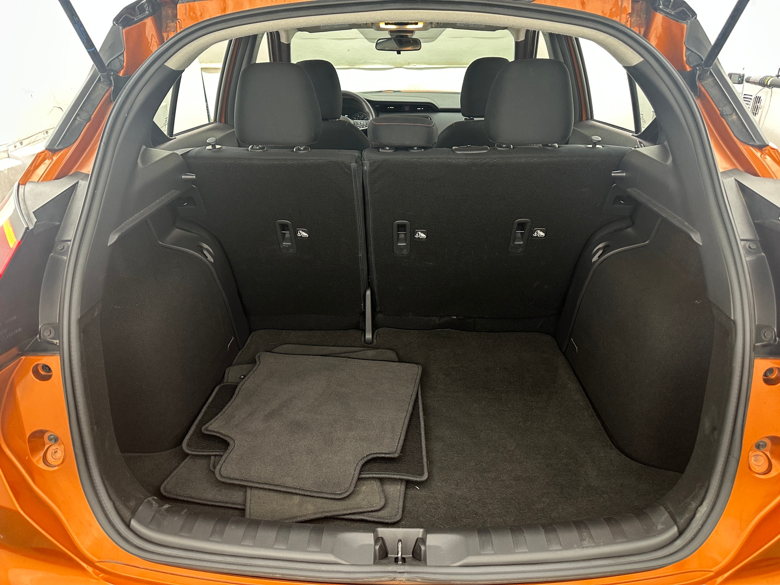 Thumbnail: 2024 Nissan Kicks - 7