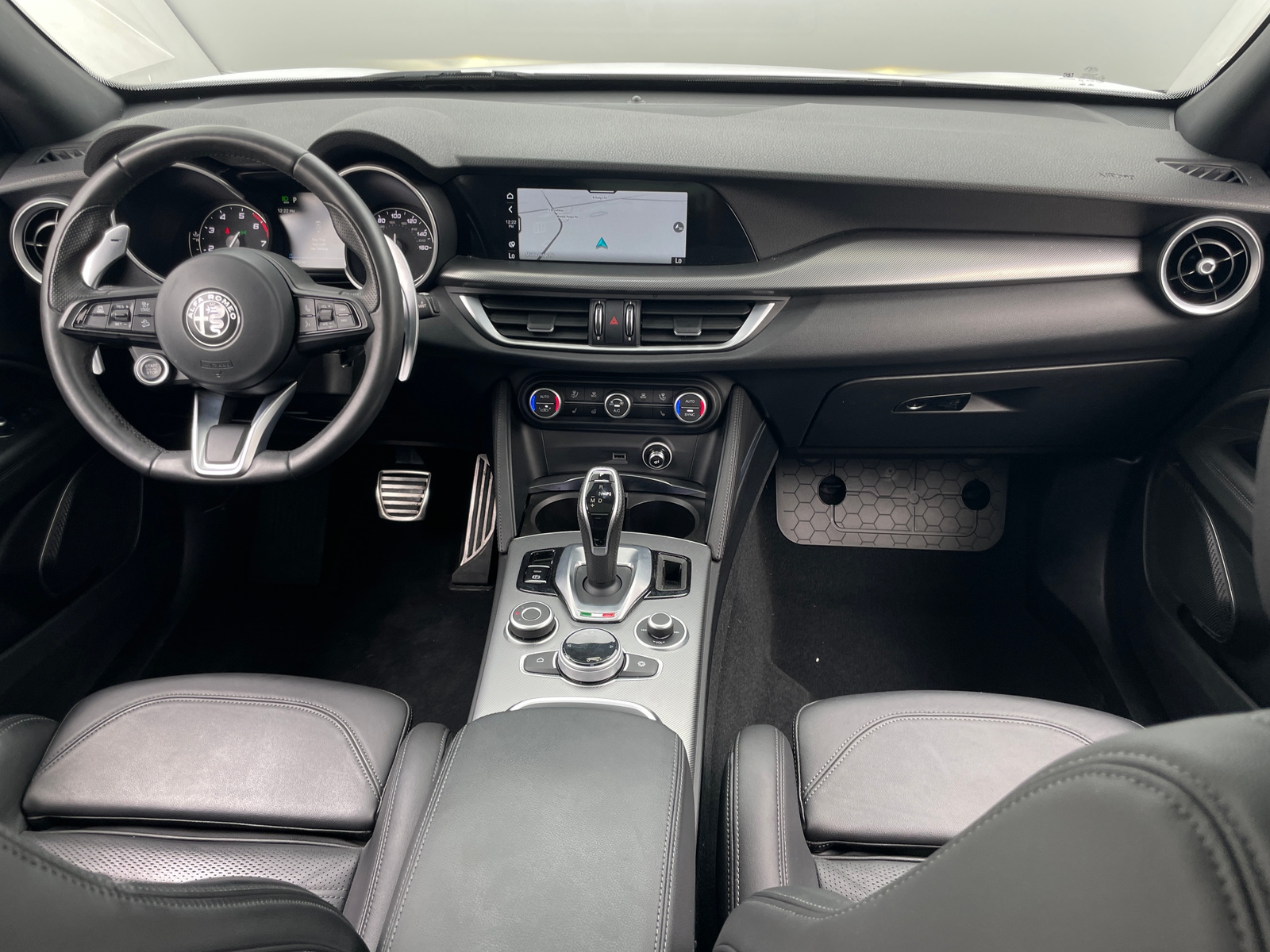 Thumbnail: 2023 Alfa Romeo Stelvio - 2