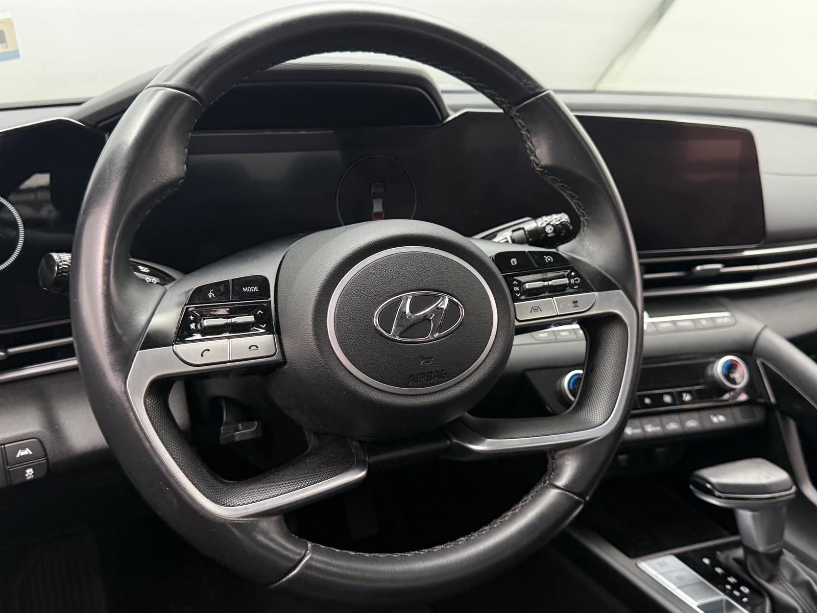 Thumbnail: 2022 Hyundai Elantra - 4