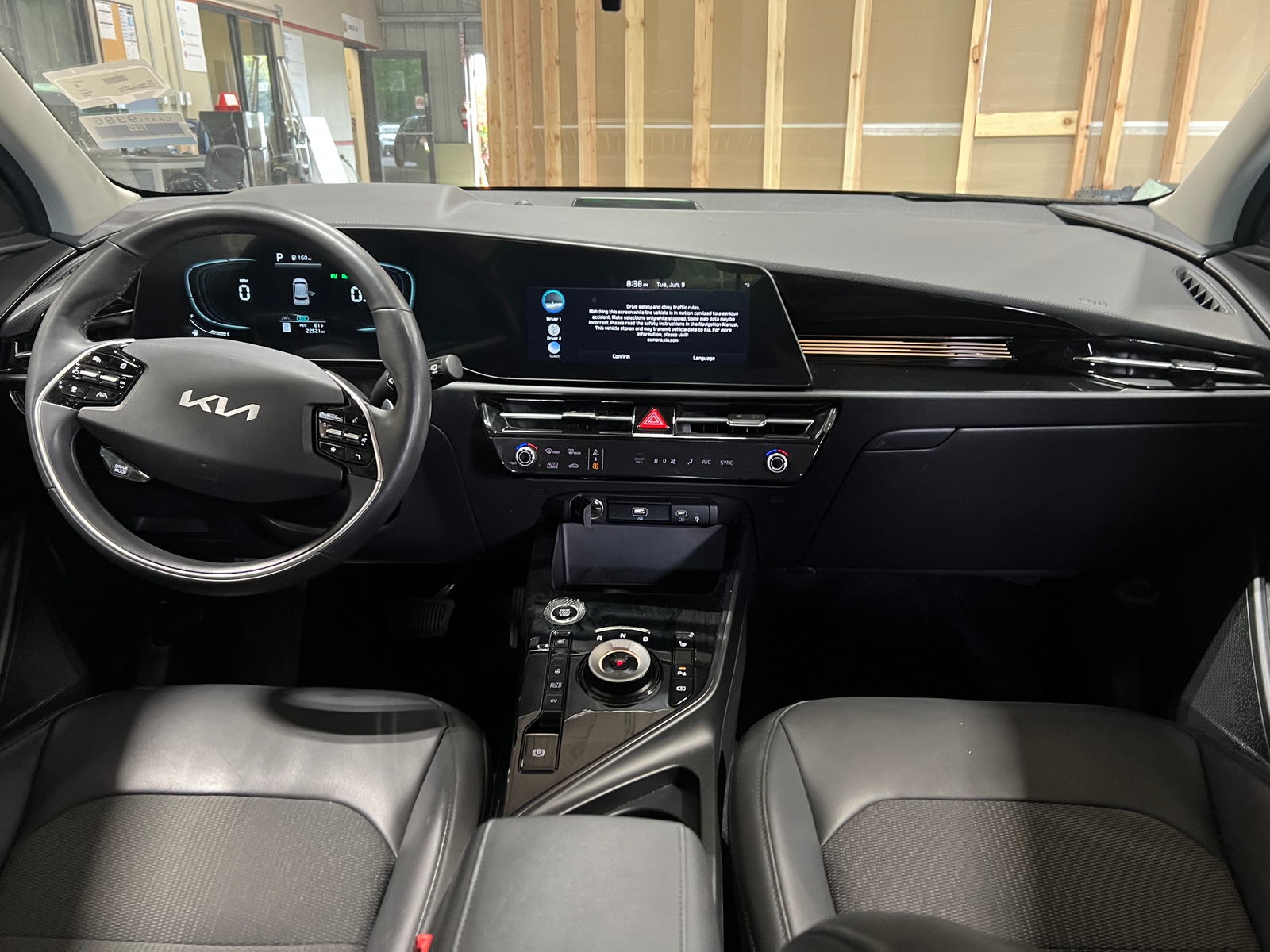 Thumbnail: 2023 Kia Niro - 2