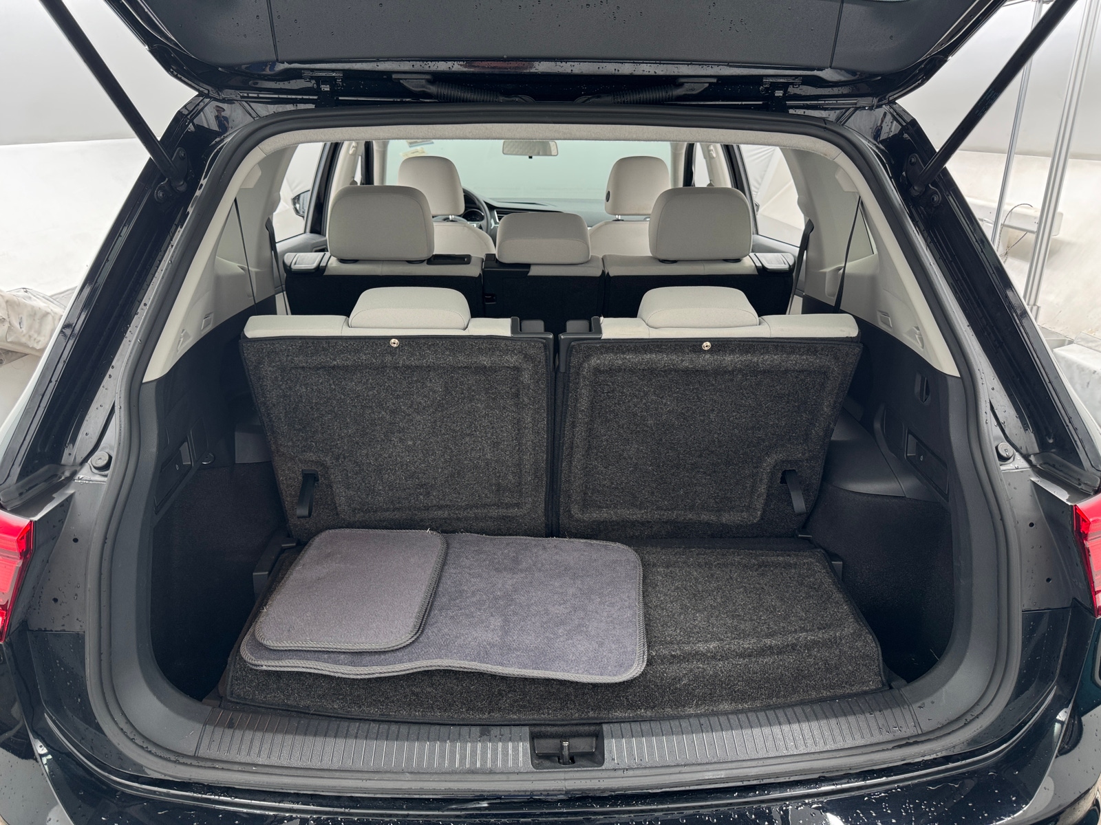 Thumbnail: 2020 Volkswagen Tiguan - 7