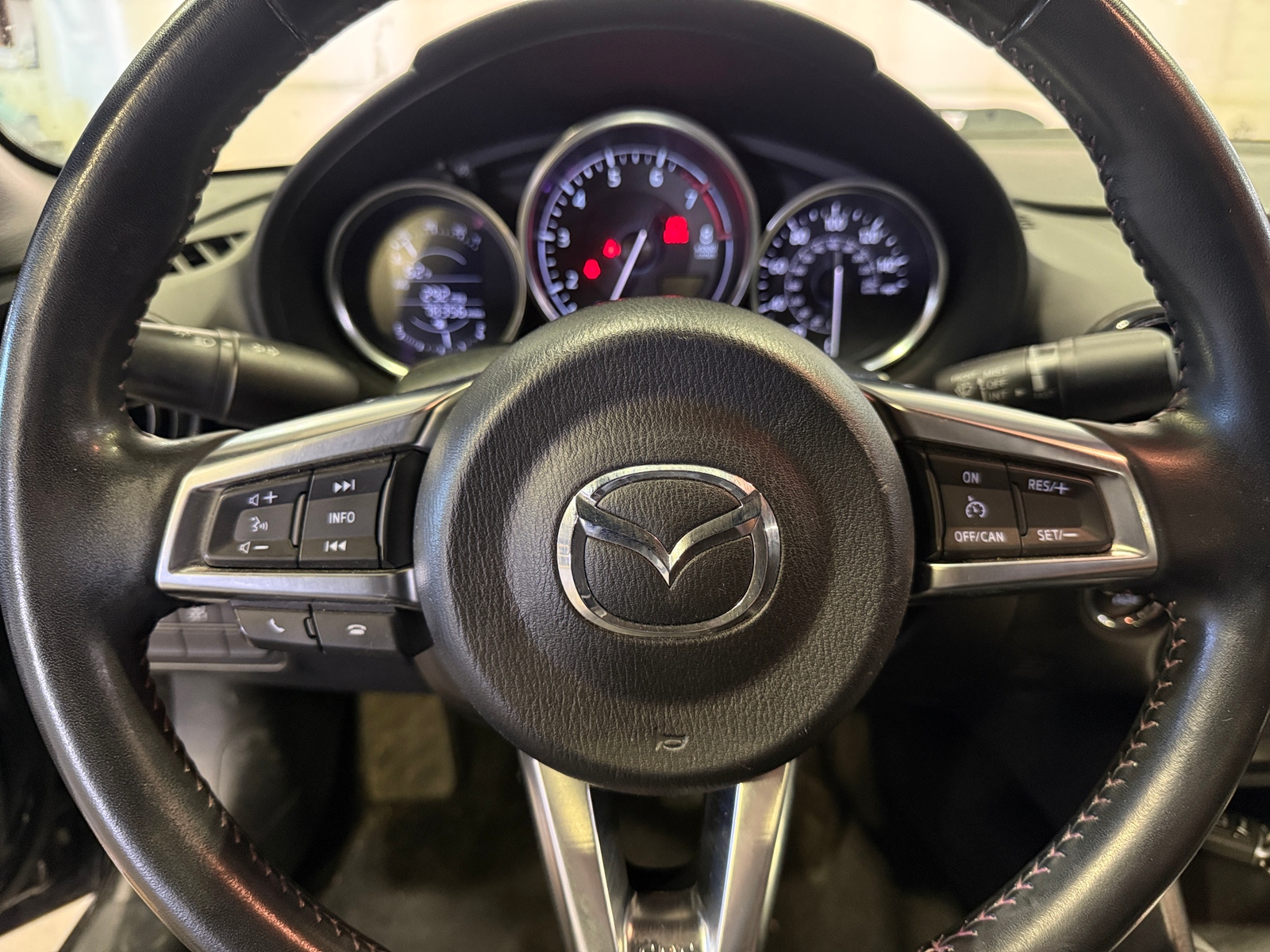 Thumbnail: 2016 Mazda MX-5 Miata - 5
