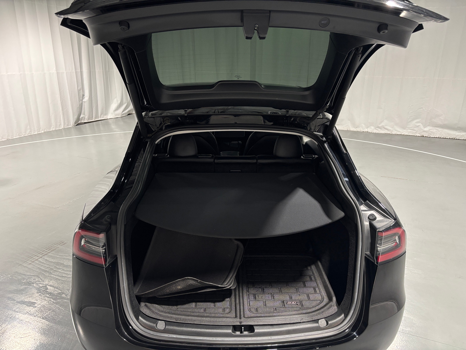 Thumbnail: 2023 Tesla Model Y - 6