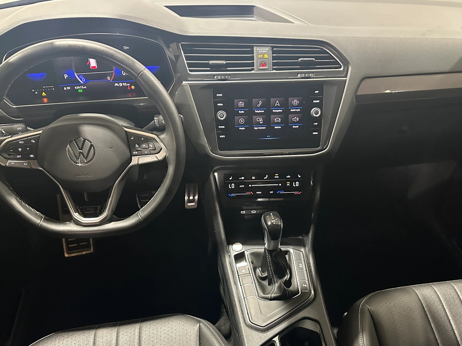 Thumbnail: 2023 Volkswagen Tiguan - 2