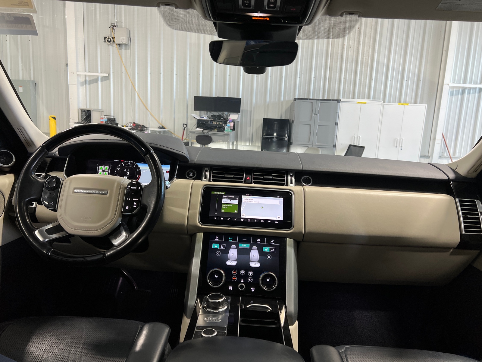 Thumbnail: 2018 Land Rover Range Rover - 2