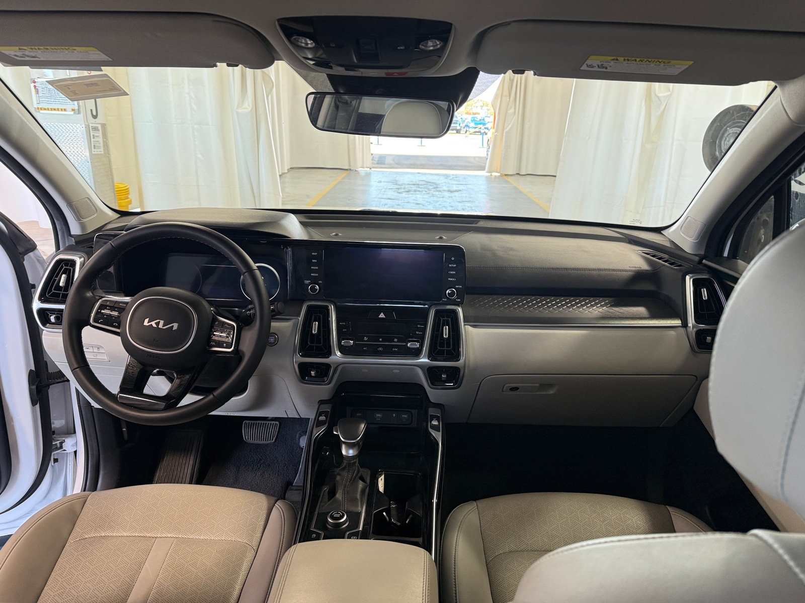 Thumbnail: 2023 Kia Sorento - 2