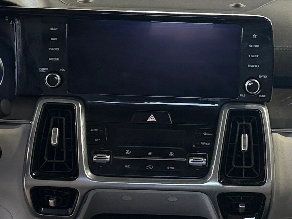 Thumbnail: 2023 Kia Sorento - 3