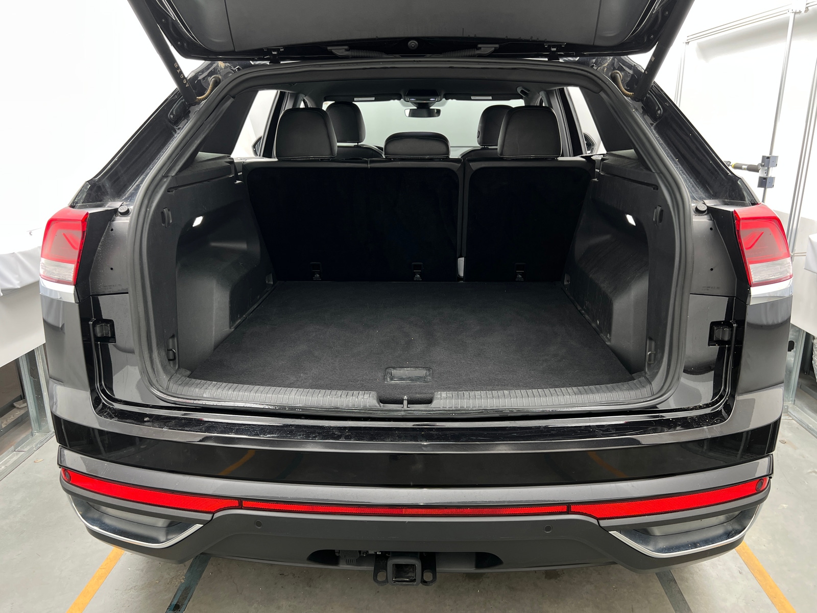Thumbnail: 2024 Volkswagen Atlas - 6