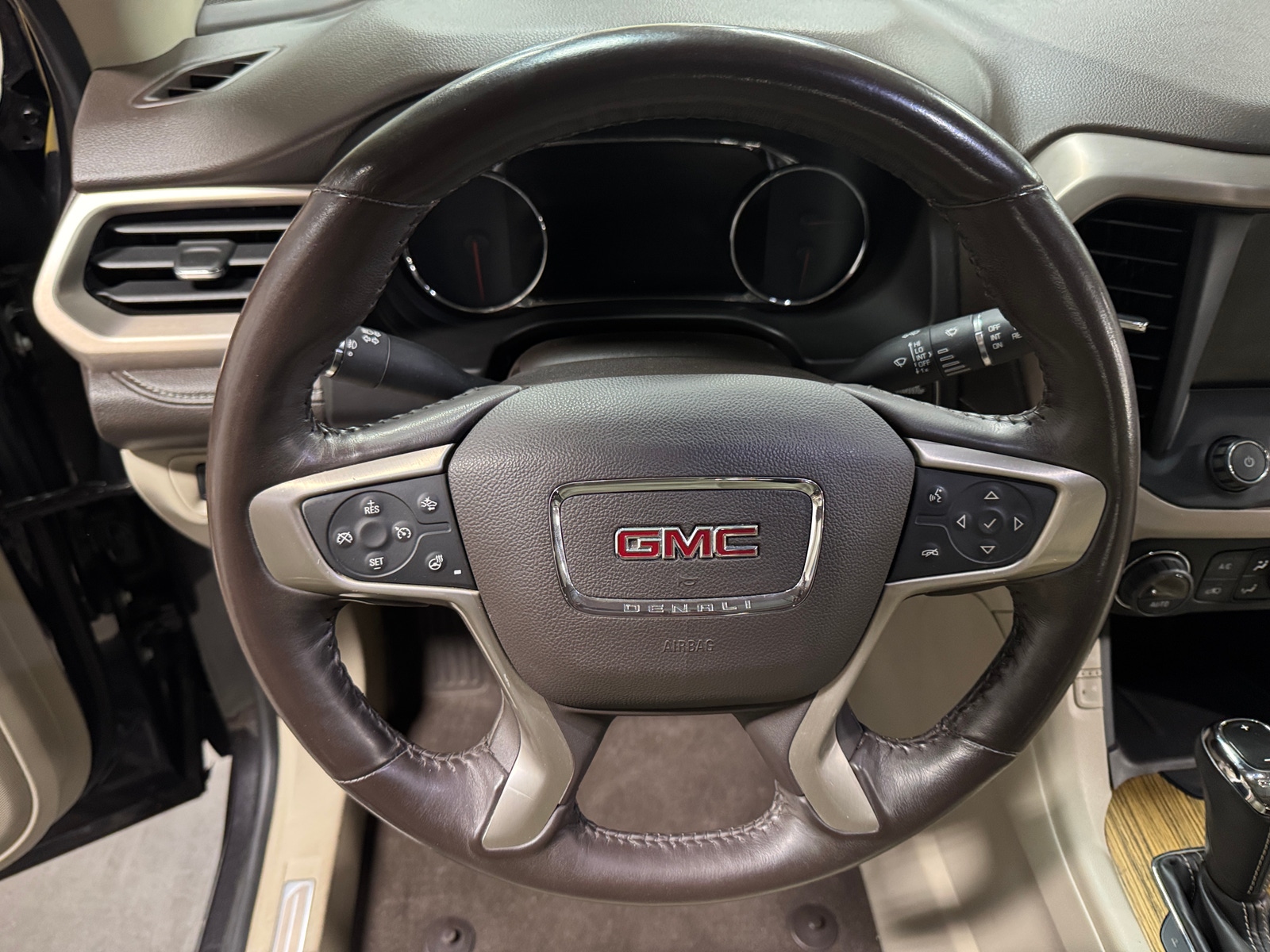 Thumbnail: 2017 GMC Acadia - 4