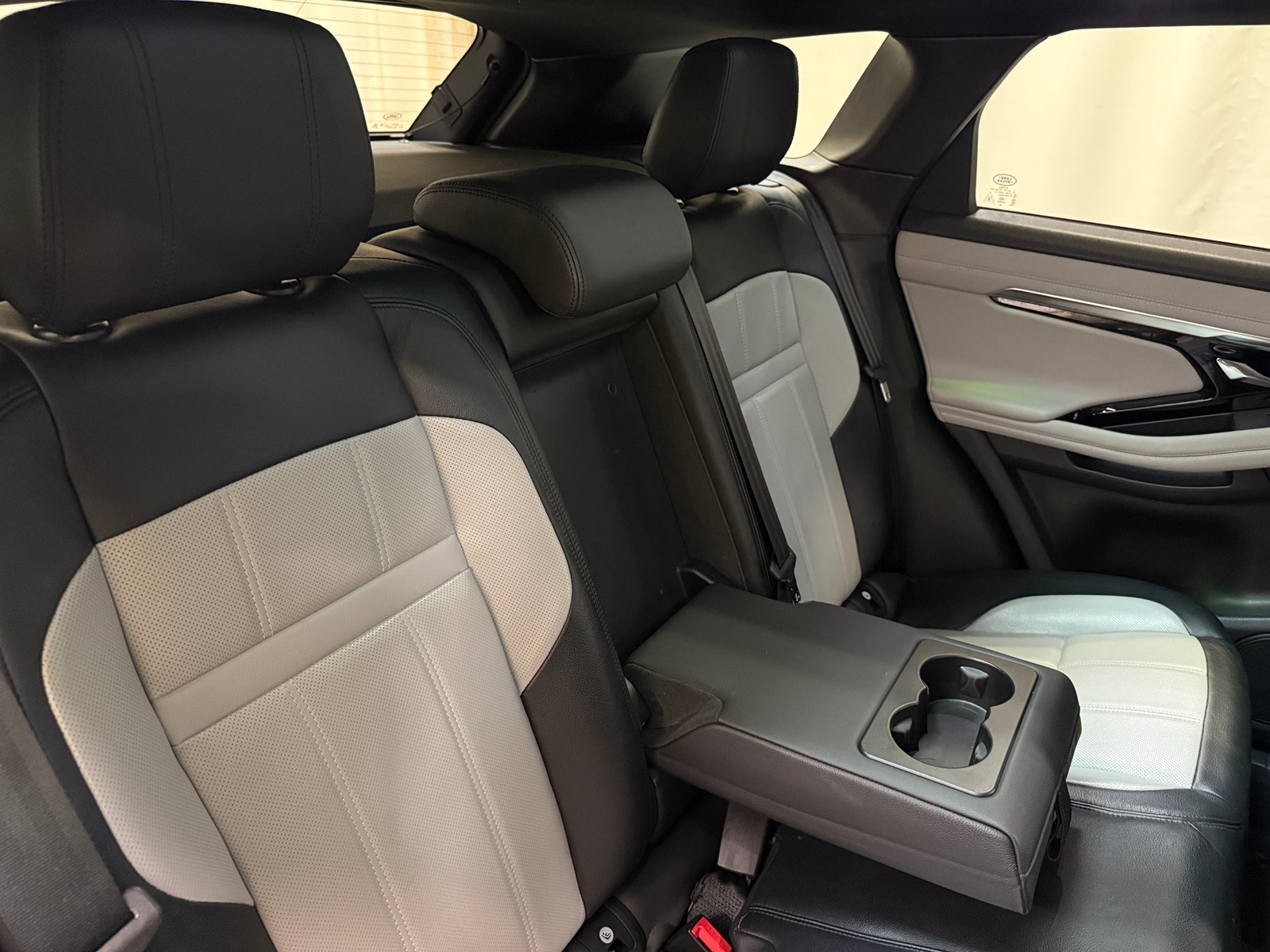 Thumbnail: 2020 Land Rover Range Rover Evoque - 5