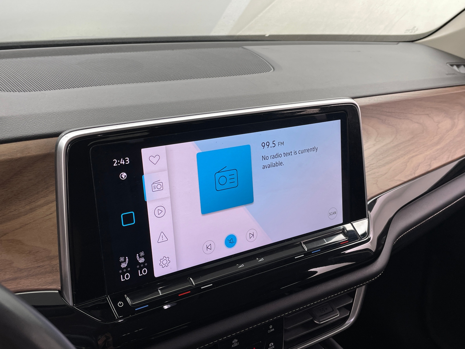 Thumbnail: 2024 Volkswagen Atlas - 3