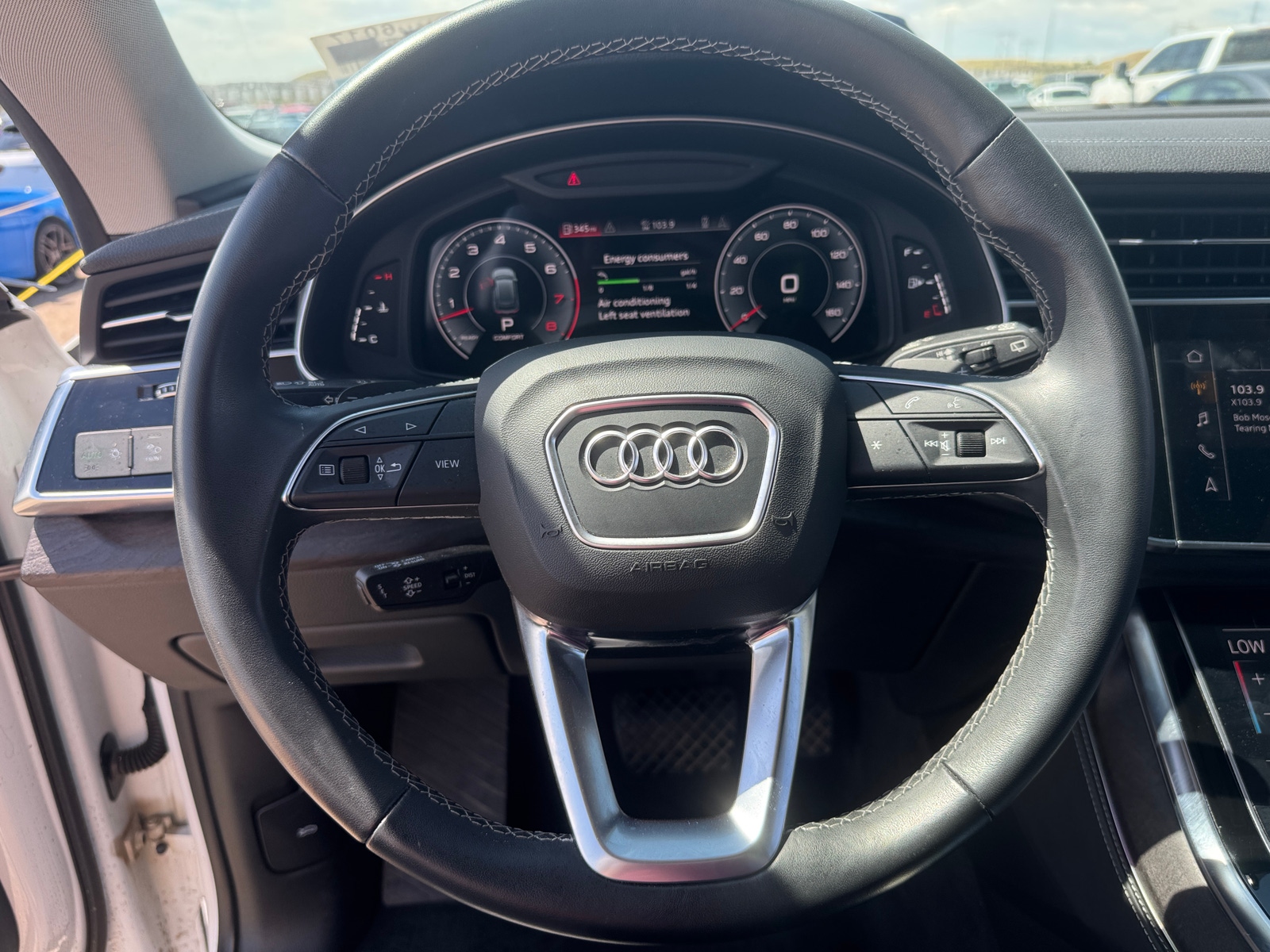 Thumbnail: 2023 Audi Q8 - 4