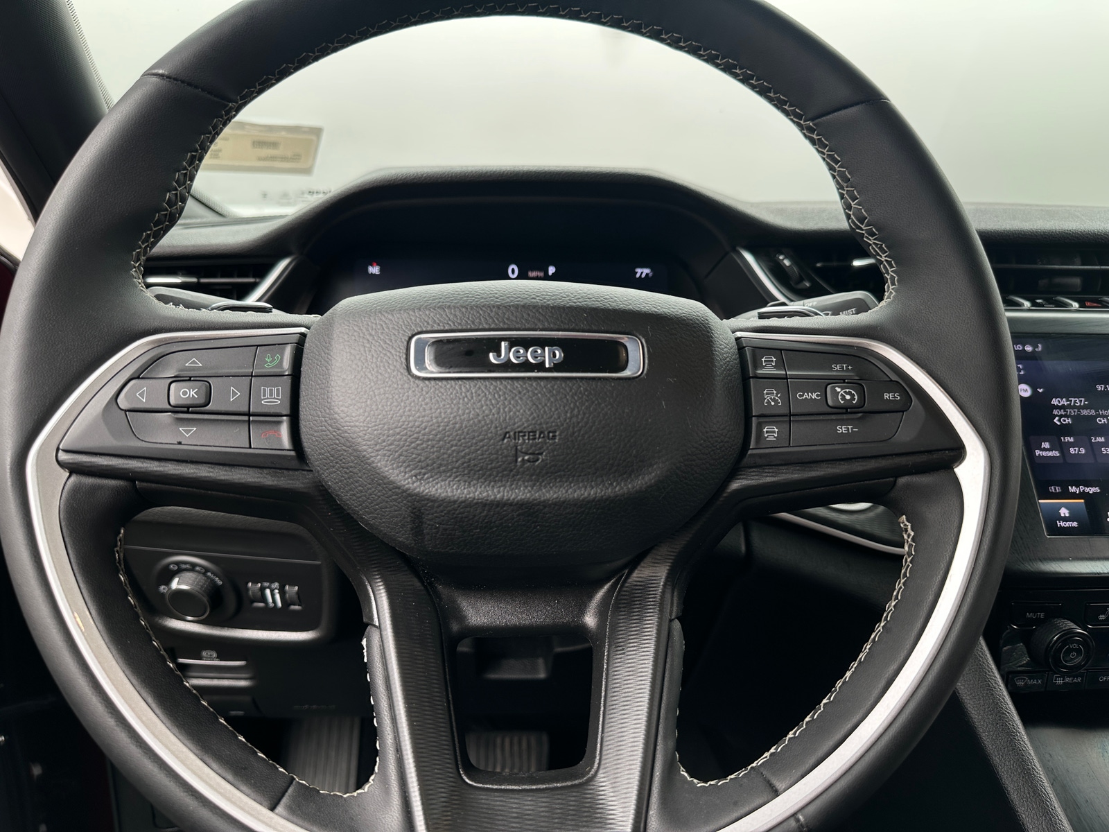 Thumbnail: 2024 Jeep Grand Cherokee L - 4