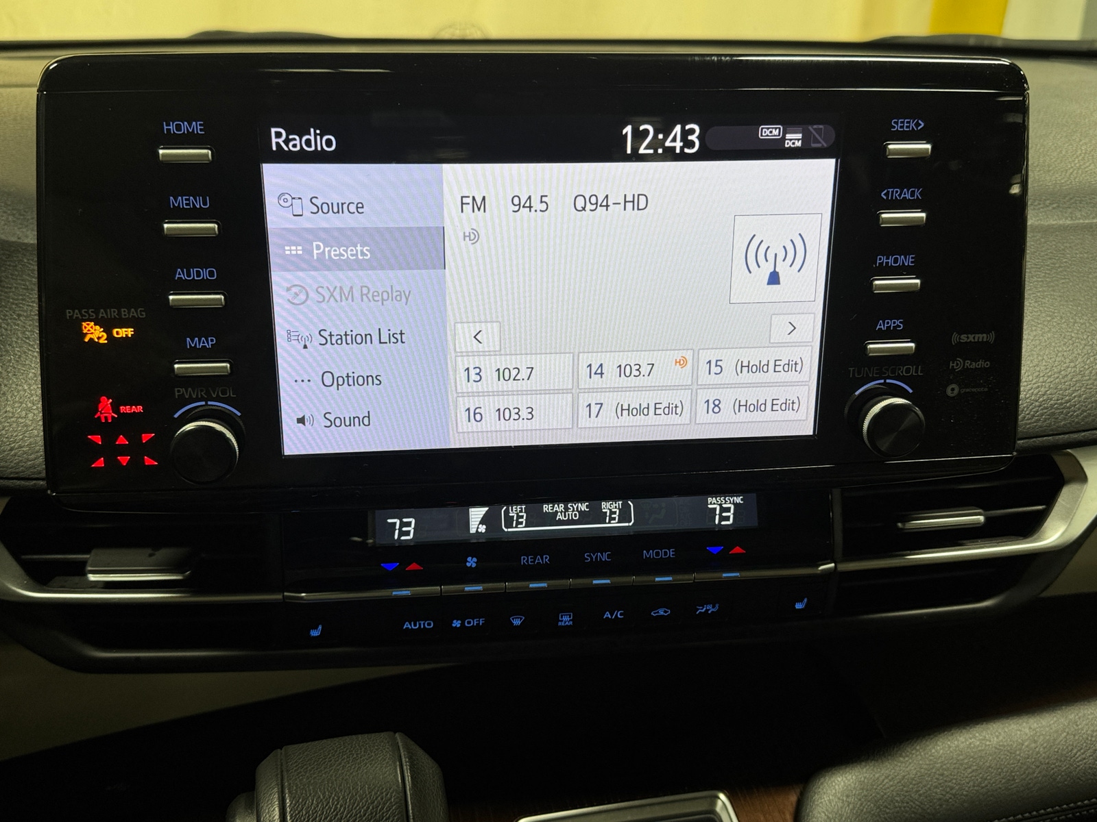 Thumbnail: 2023 Toyota Sienna - 3