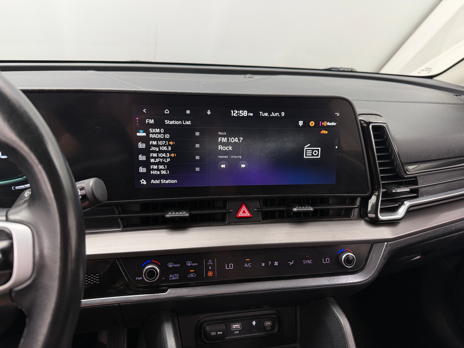 Thumbnail: 2023 Kia Sportage - 3