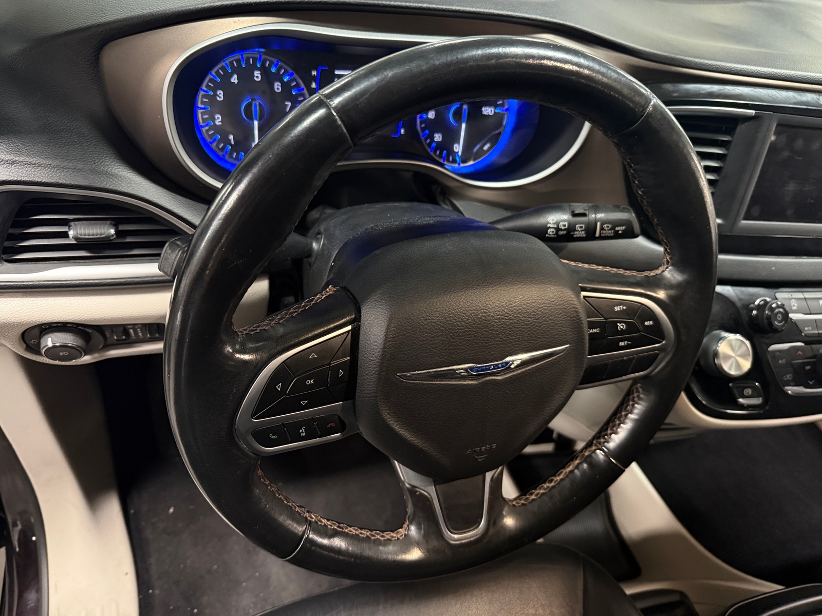 Thumbnail: 2019 Chrysler Pacifica - 4