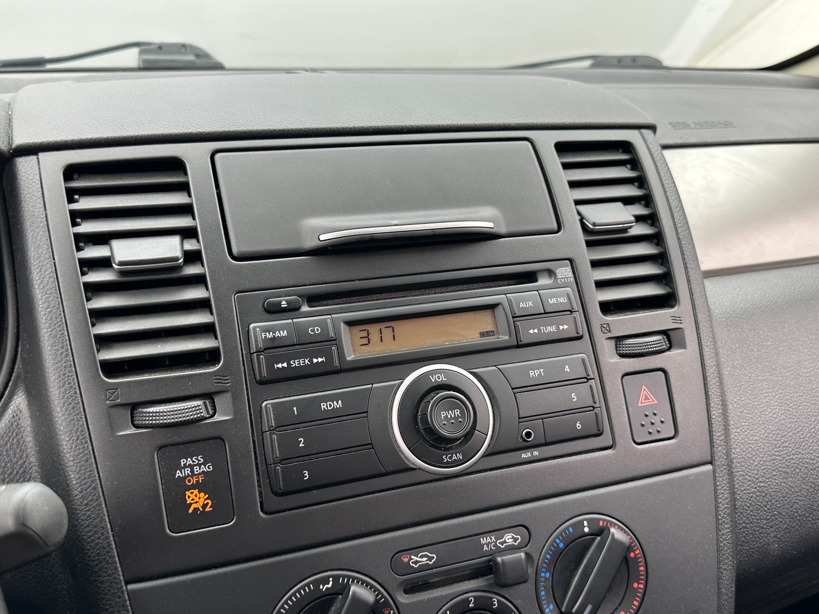 Thumbnail: 2012 Nissan Versa - 4
