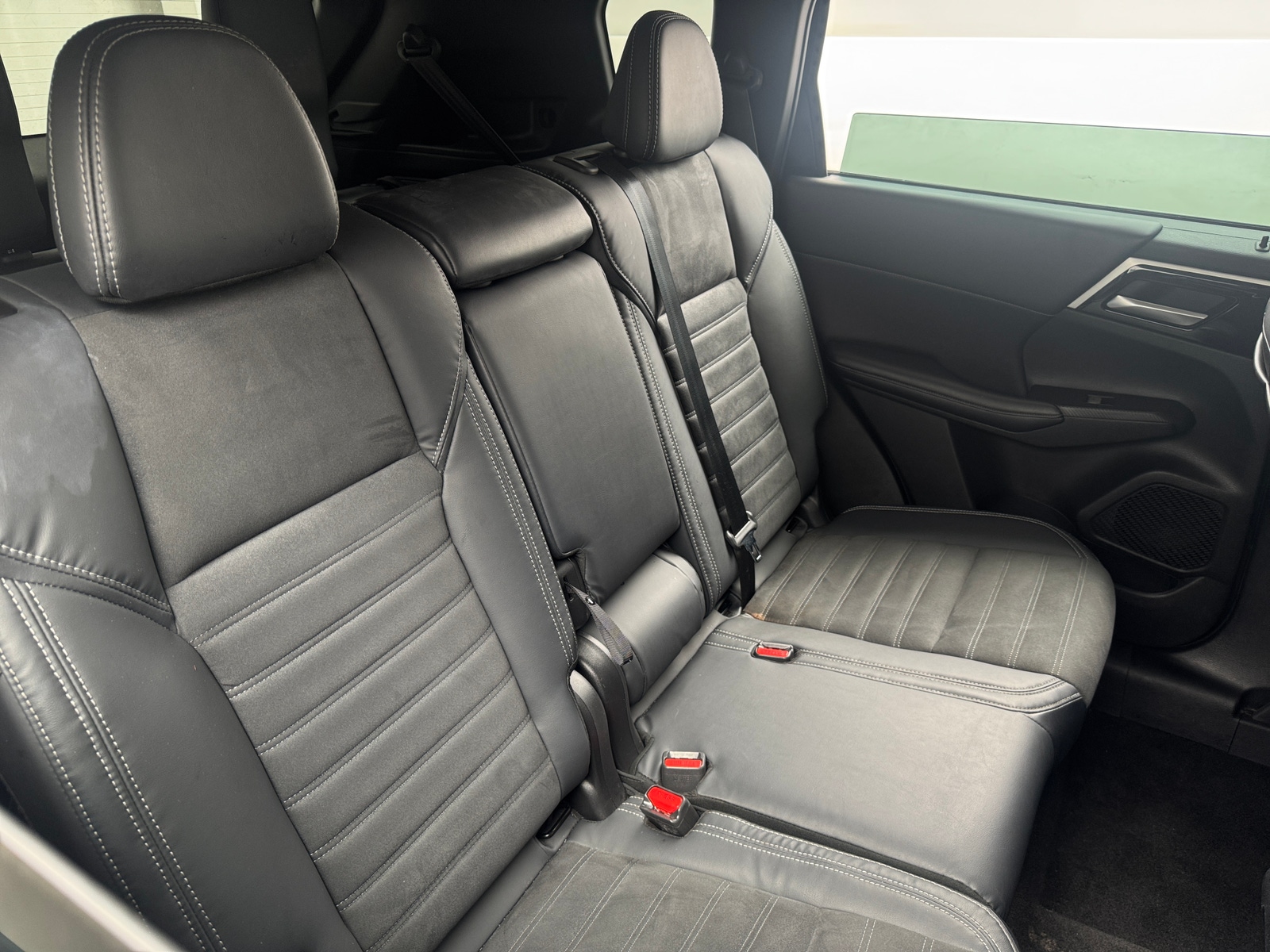 Thumbnail: 2023 Mitsubishi Outlander - 5