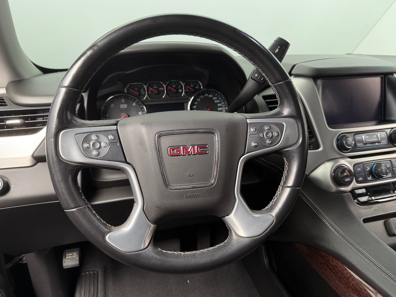 Thumbnail: 2019 GMC Yukon XL - 5