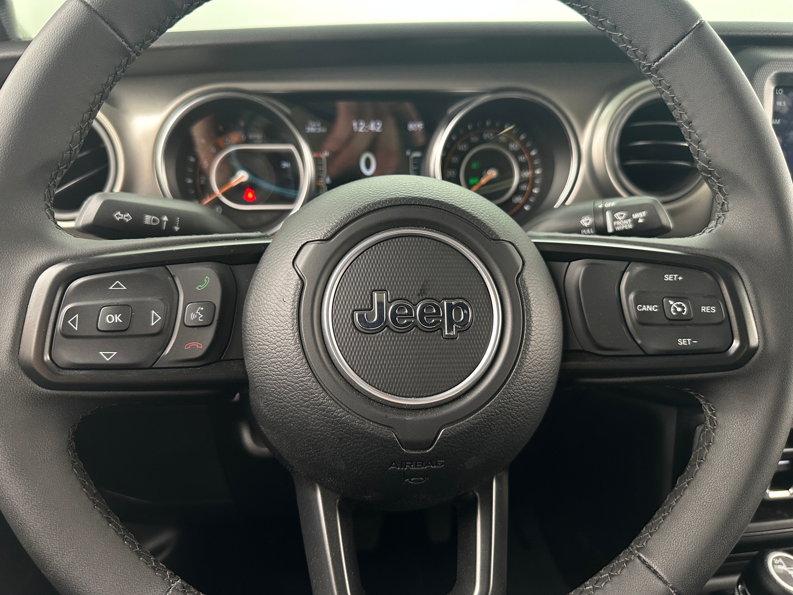 Thumbnail: 2023 Jeep Gladiator - 5