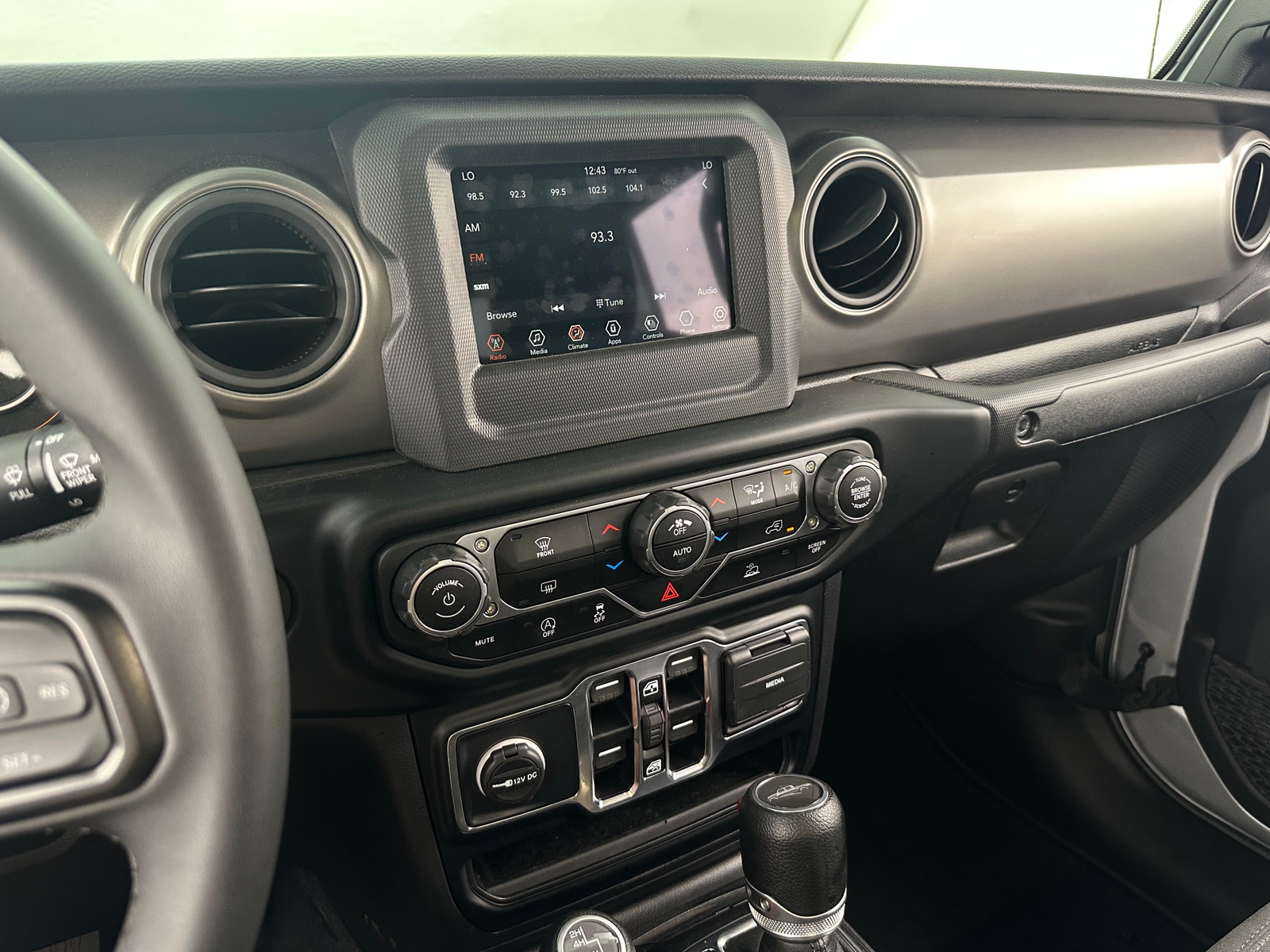 Thumbnail: 2023 Jeep Gladiator - 4