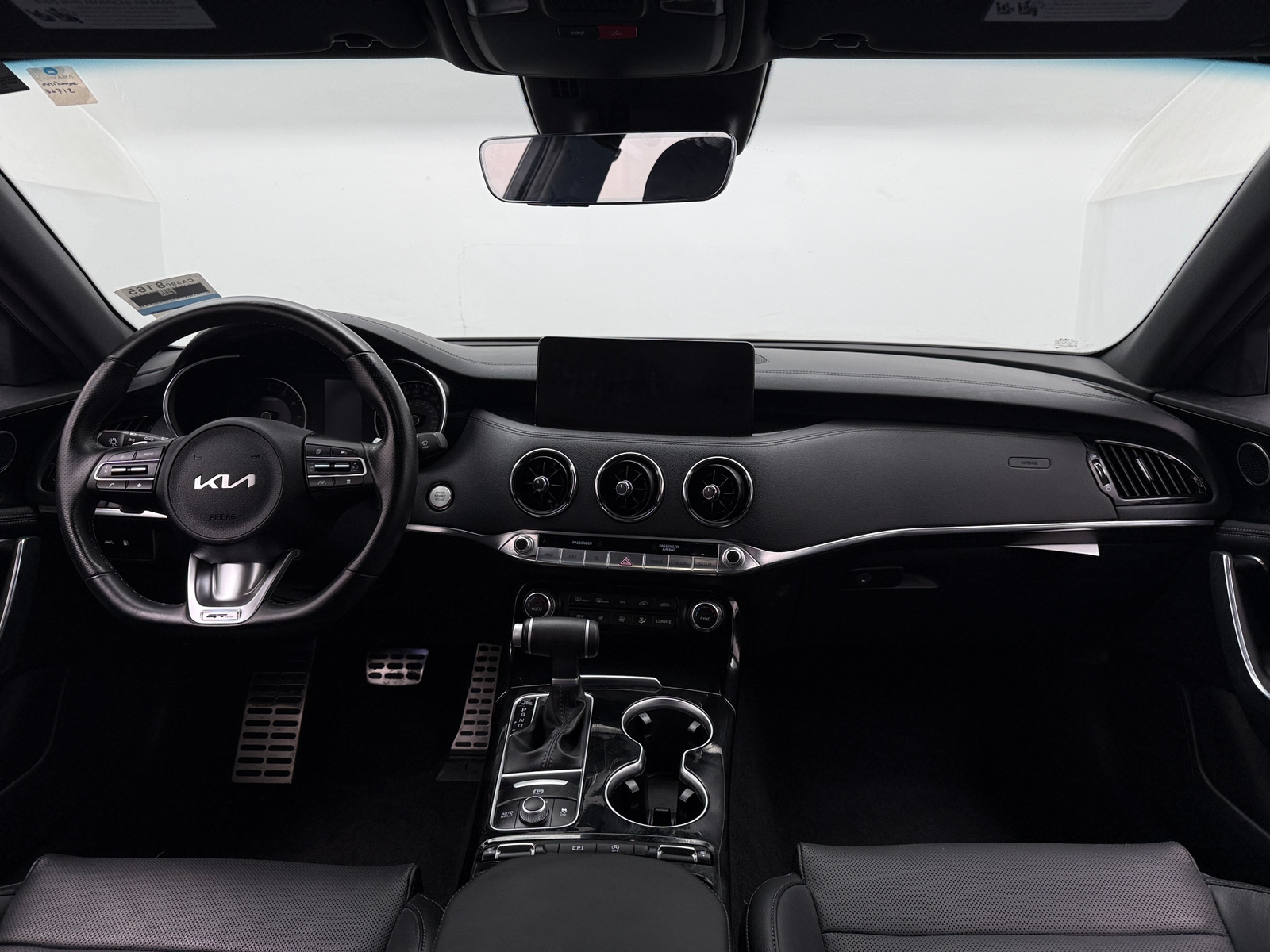Thumbnail: 2023 Kia Stinger - 2