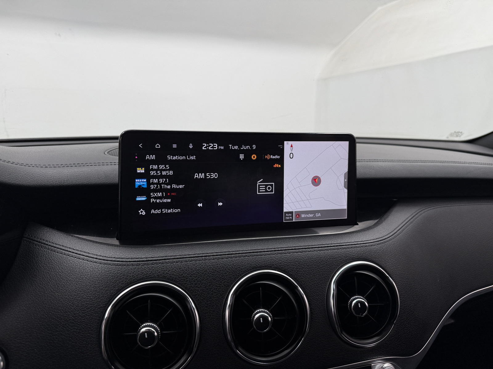 Thumbnail: 2023 Kia Stinger - 3