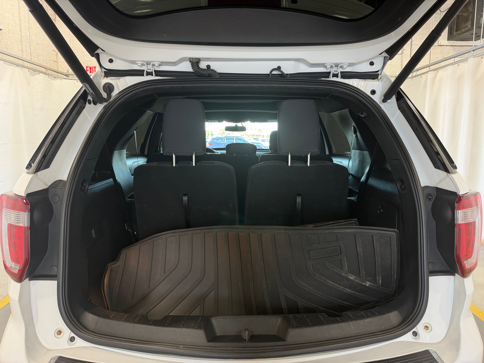 Thumbnail: 2018 Ford Explorer - 7