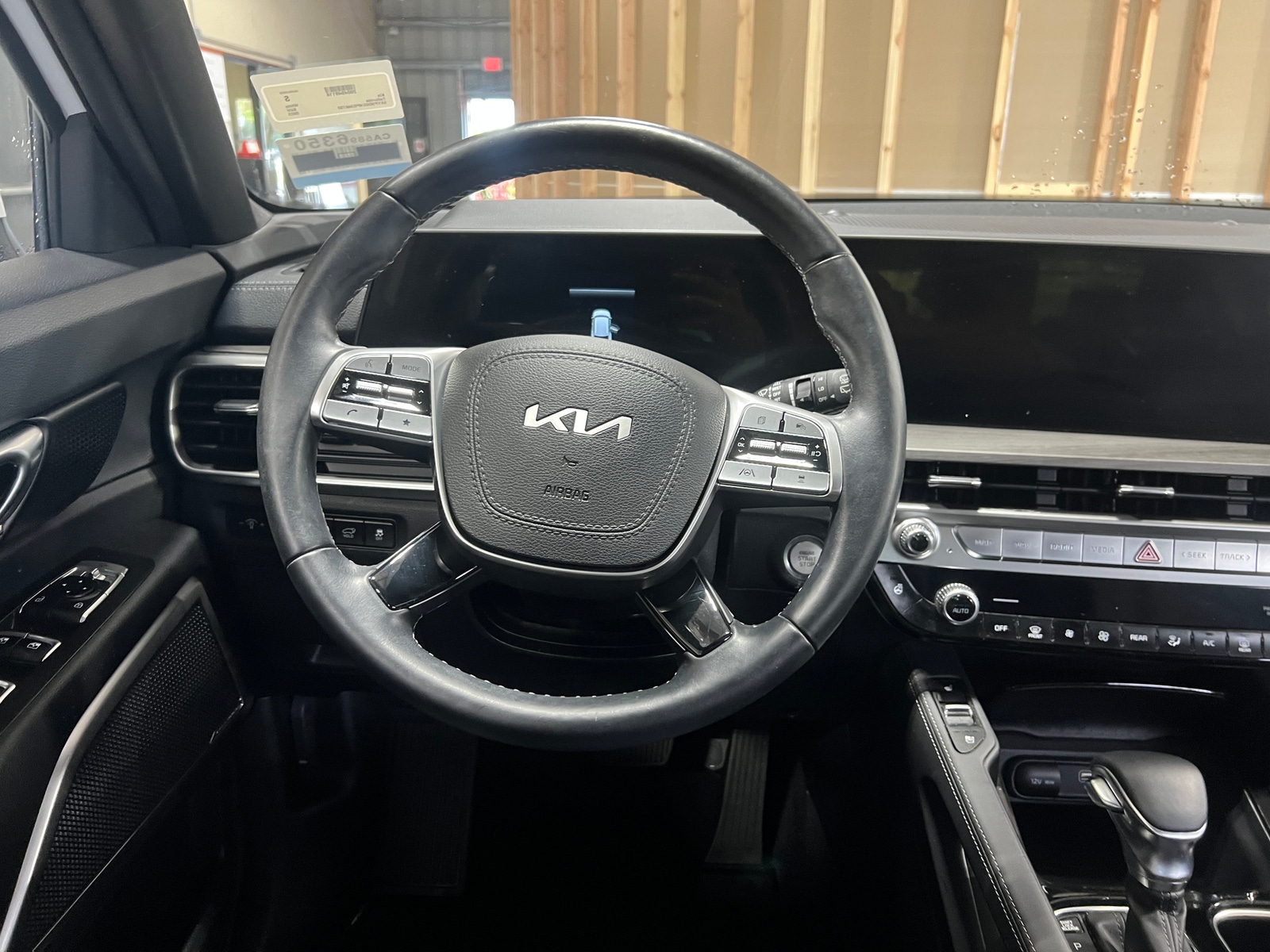 Thumbnail: 2023 Kia Telluride - 4