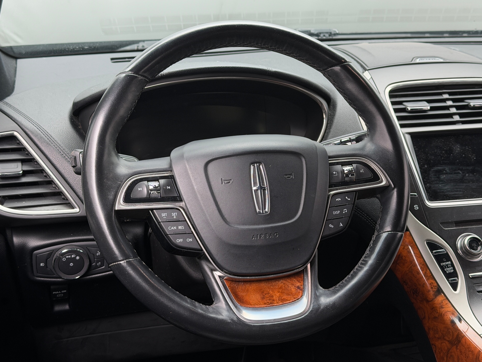 Thumbnail: 2019 Lincoln Nautilus - 4