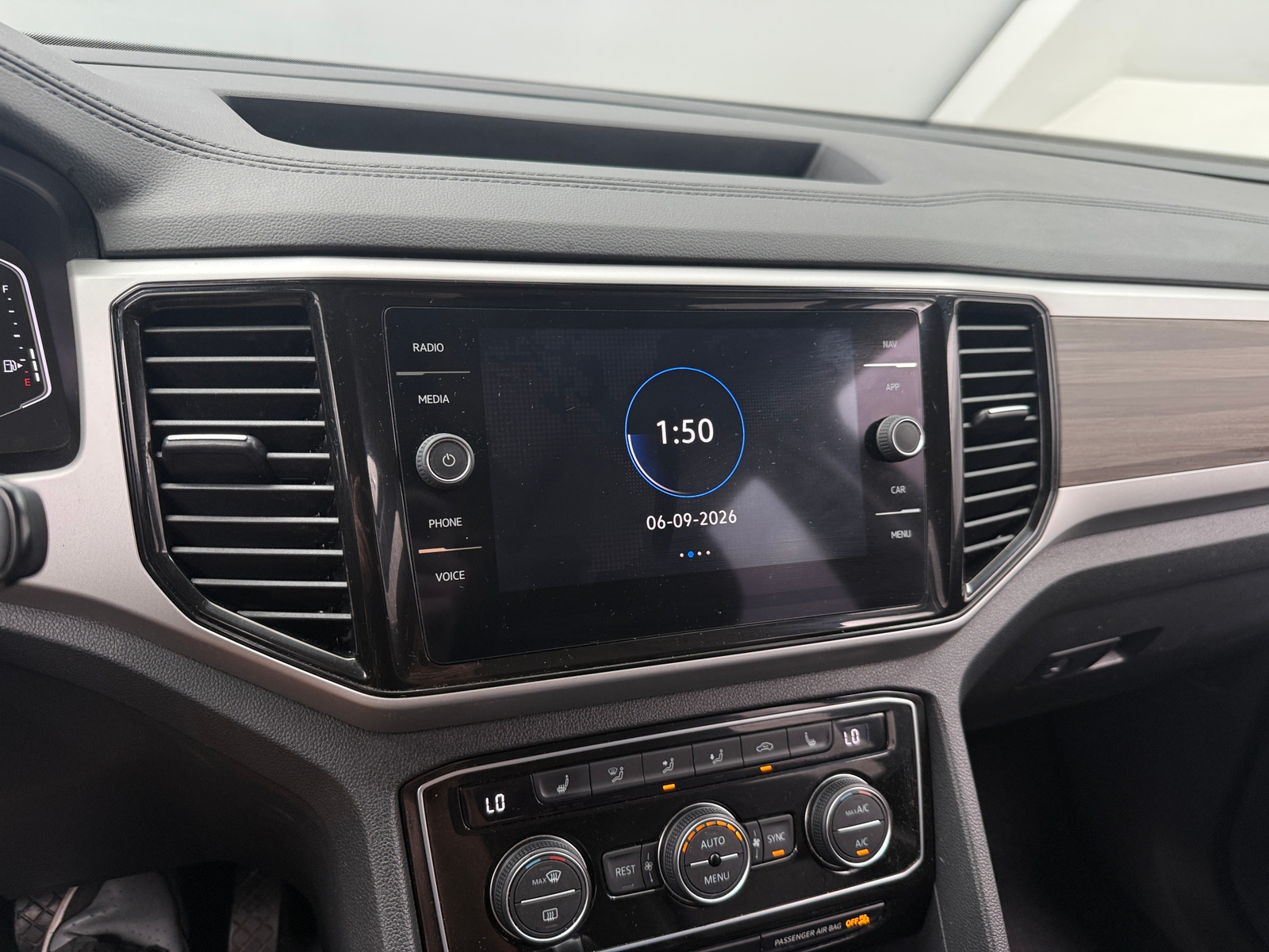 Thumbnail: 2023 Volkswagen Atlas - 3