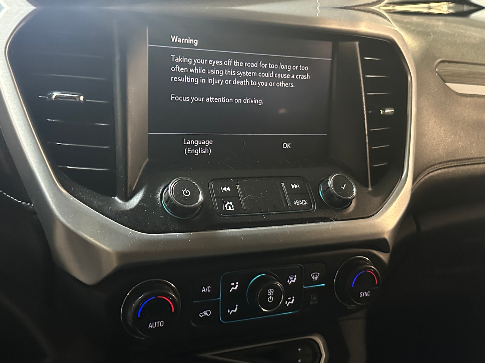 Thumbnail: 2020 GMC Acadia - 3