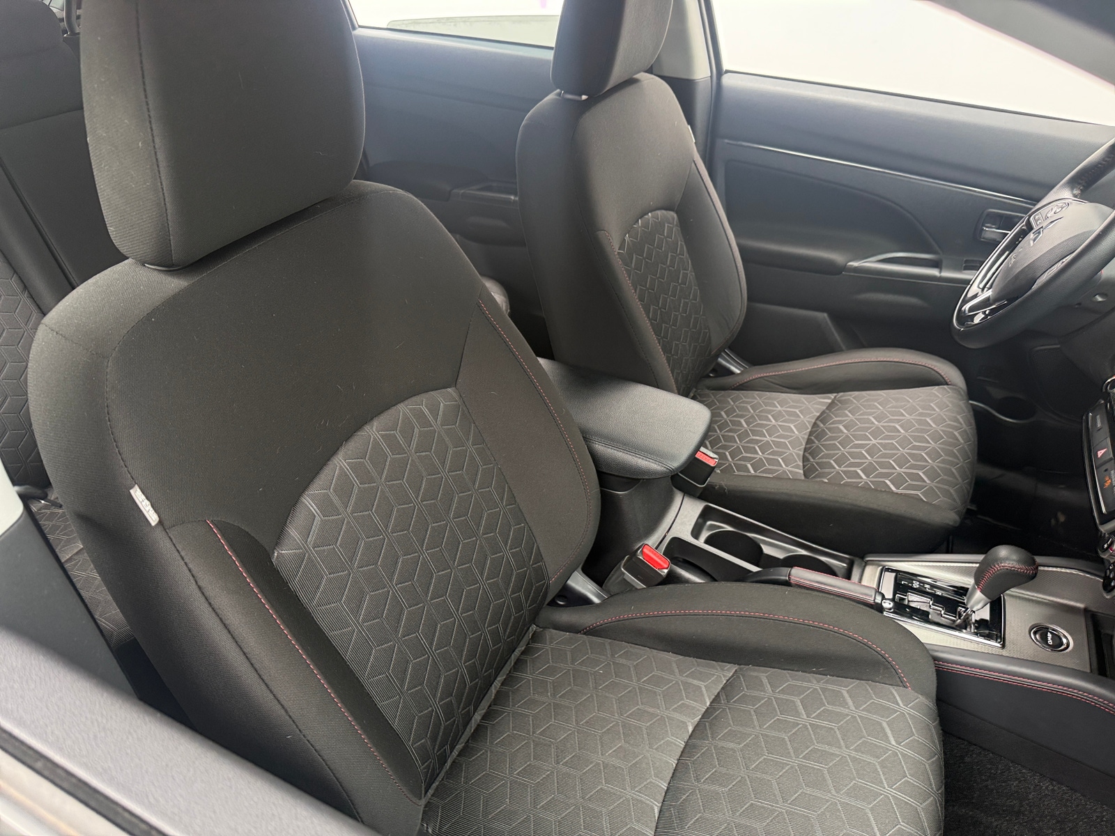 Thumbnail: 2021 Mitsubishi Outlander Sport - 2