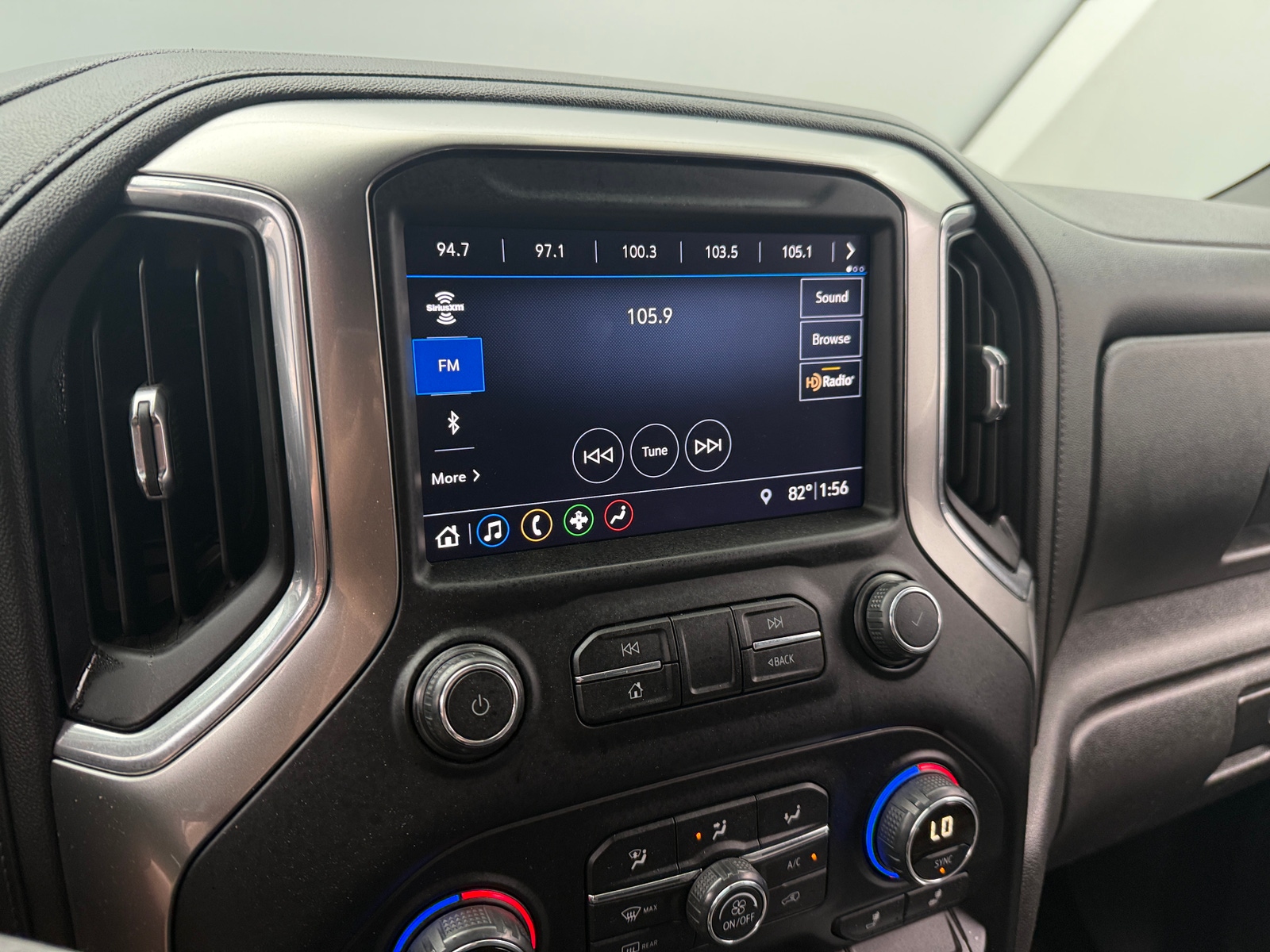 Thumbnail: 2019 Chevrolet Silverado 1500 - 3