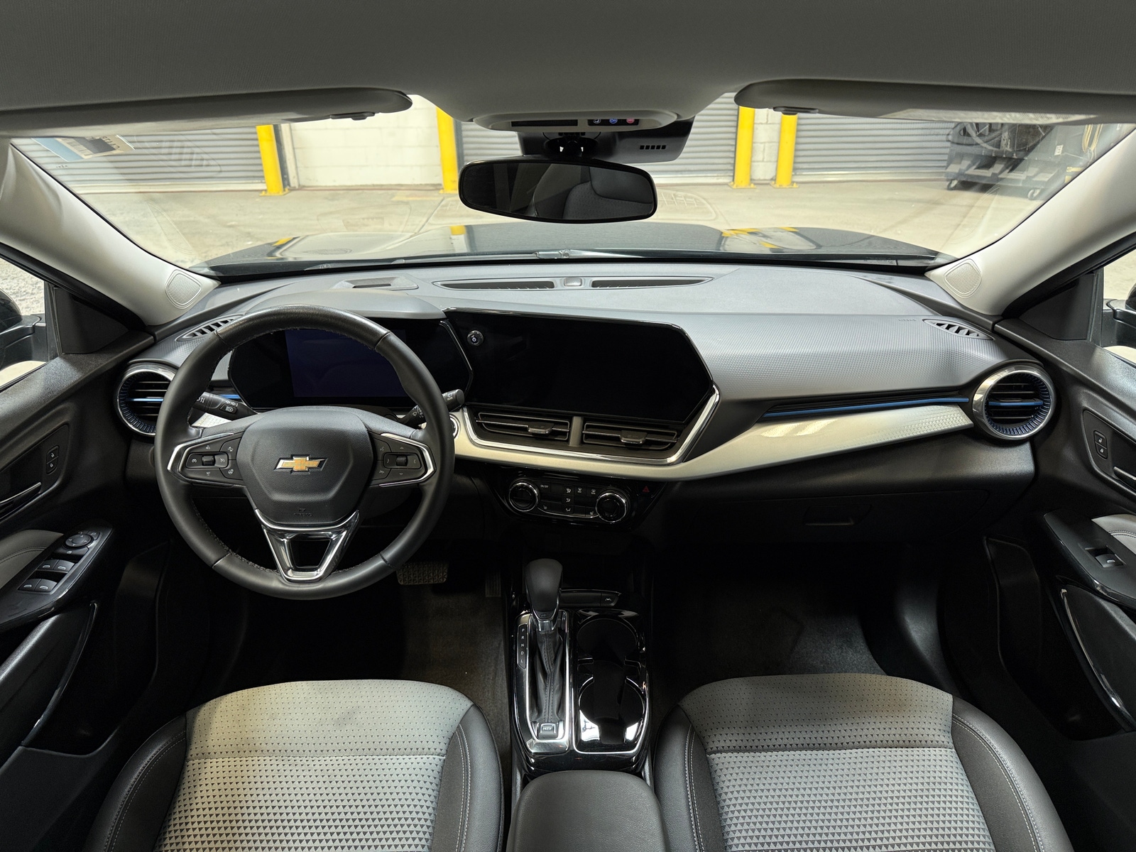 Thumbnail: 2025 Chevrolet Trax - 3
