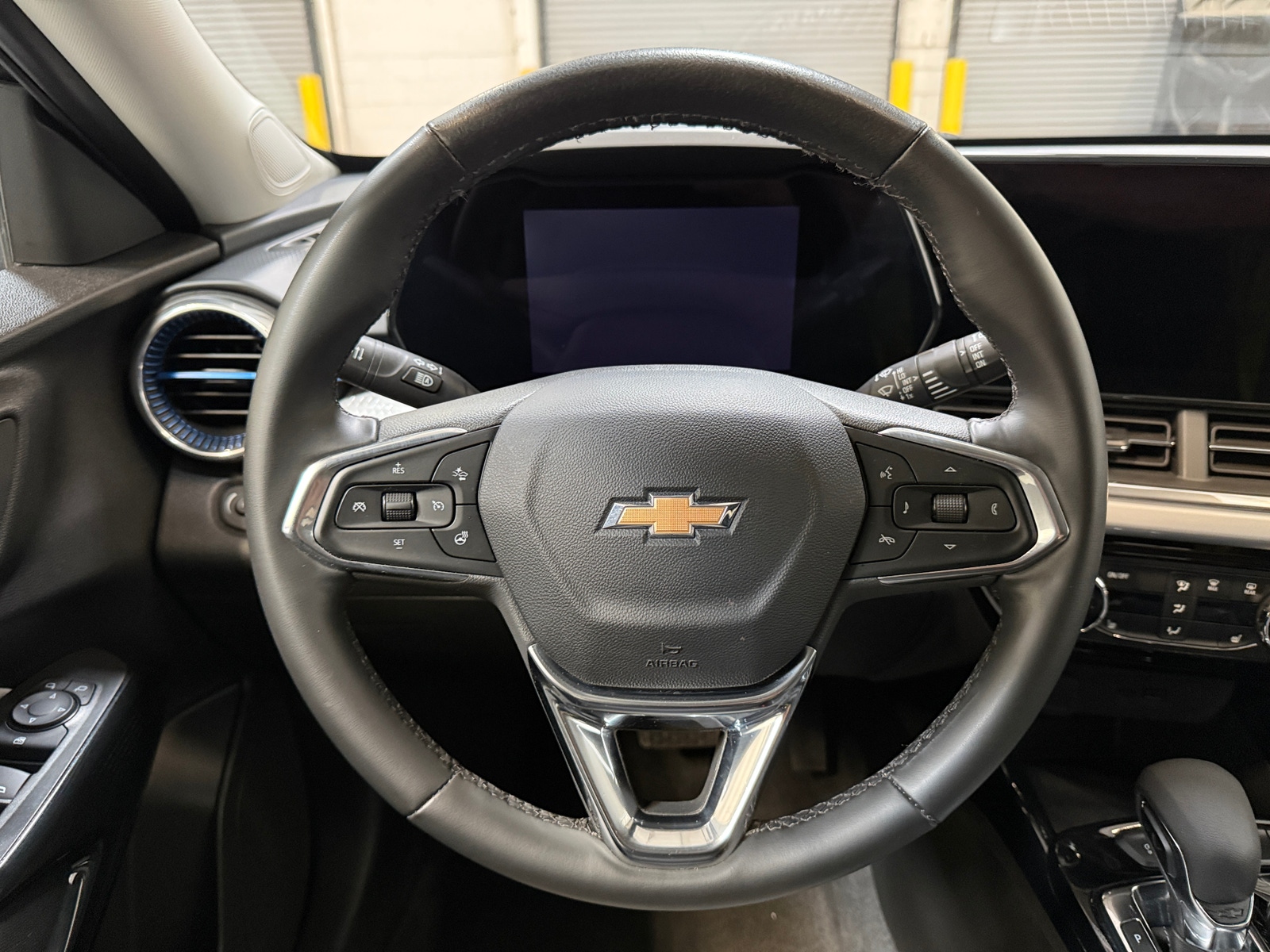 Thumbnail: 2025 Chevrolet Trax - 5