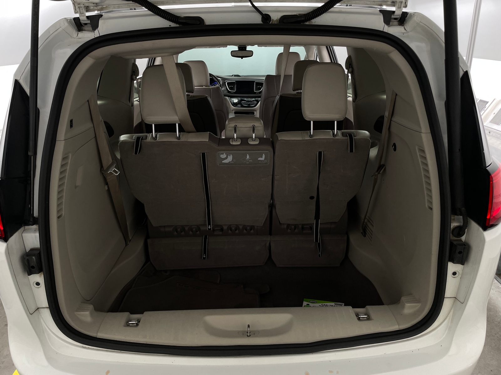 Thumbnail: 2018 Chrysler Pacifica - 6