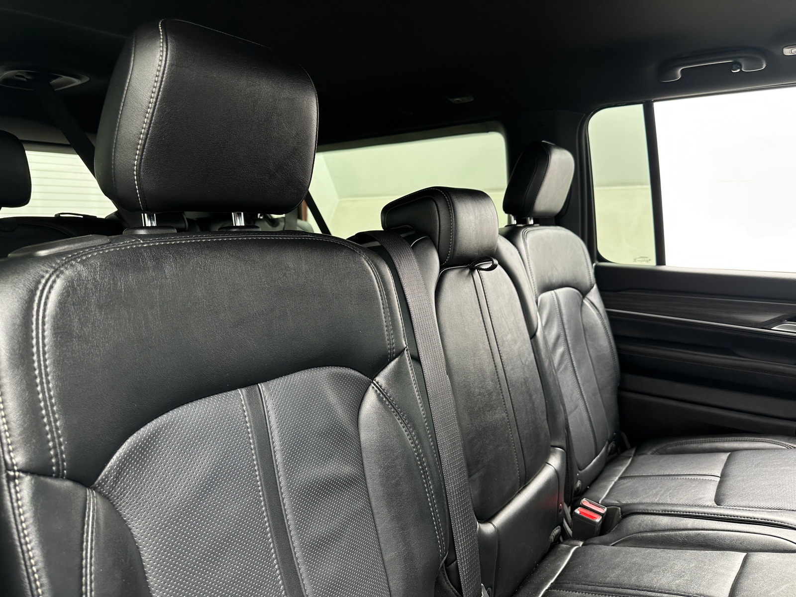 Thumbnail: 2024 Jeep Wagoneer - 5