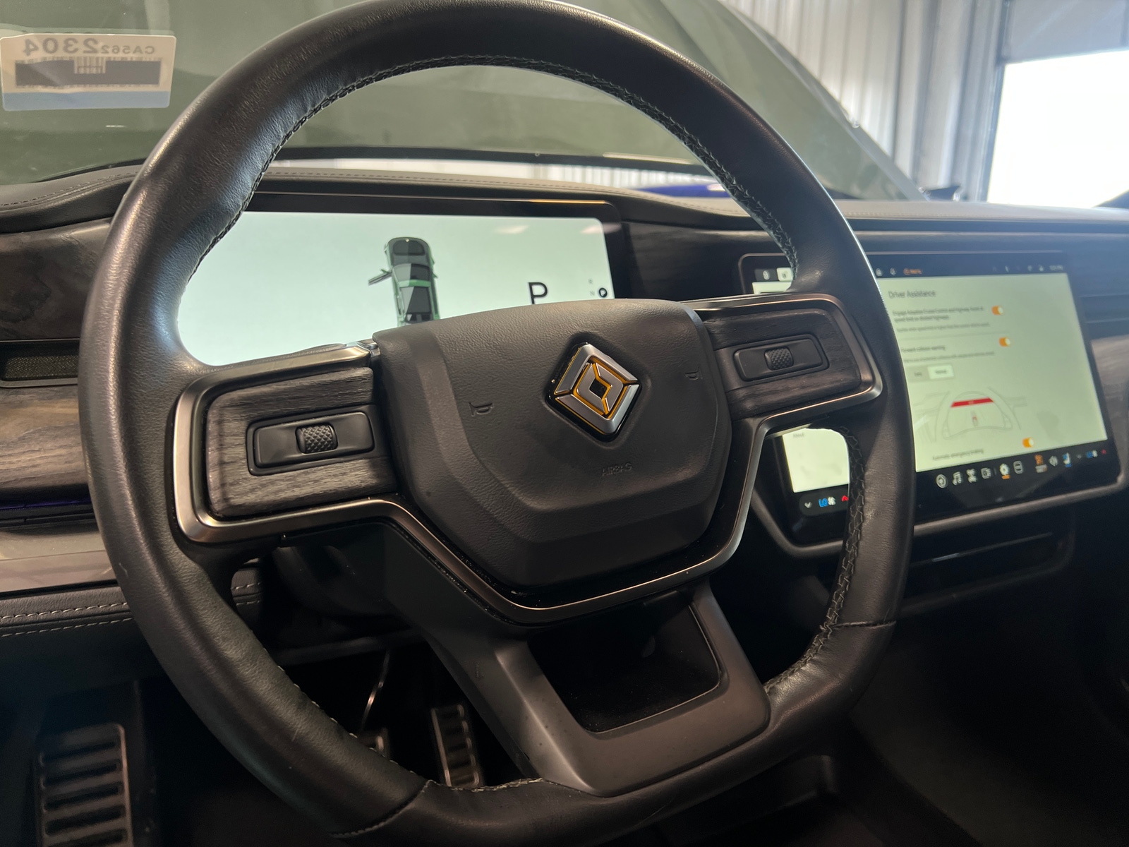 Thumbnail: 2022 Rivian R1T - 4
