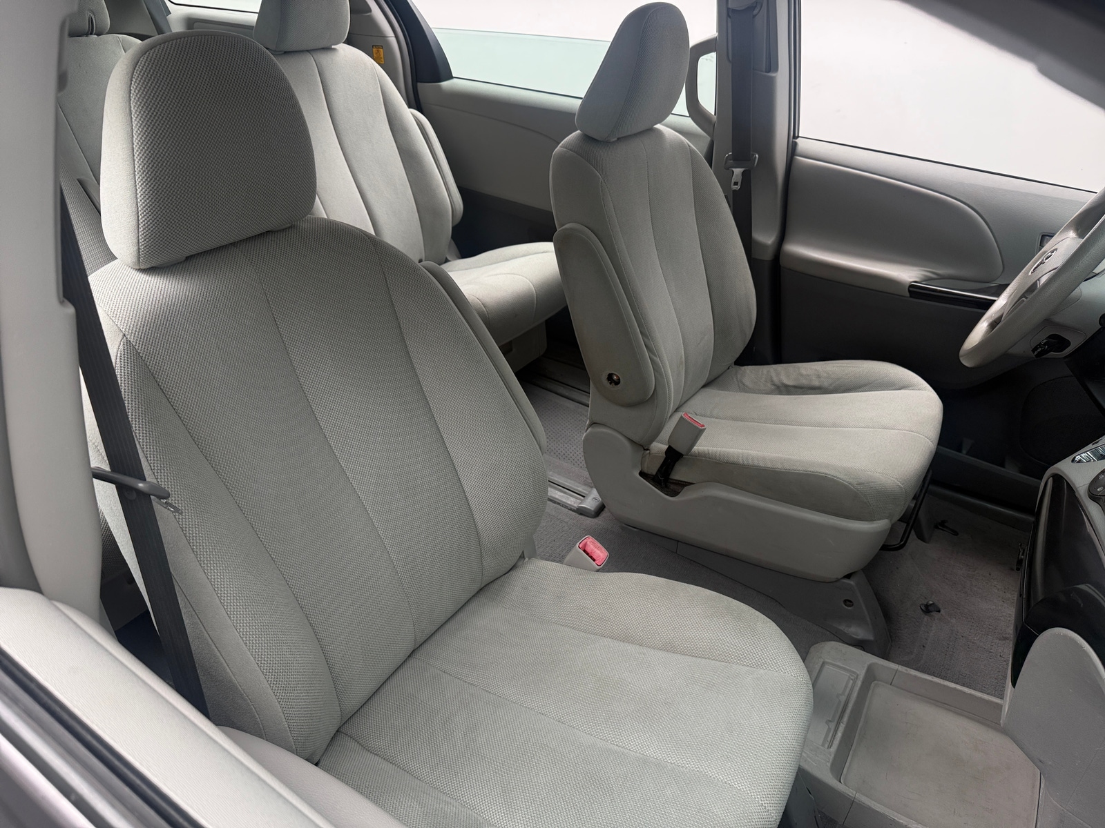 Thumbnail: 2011 Toyota Sienna - 2