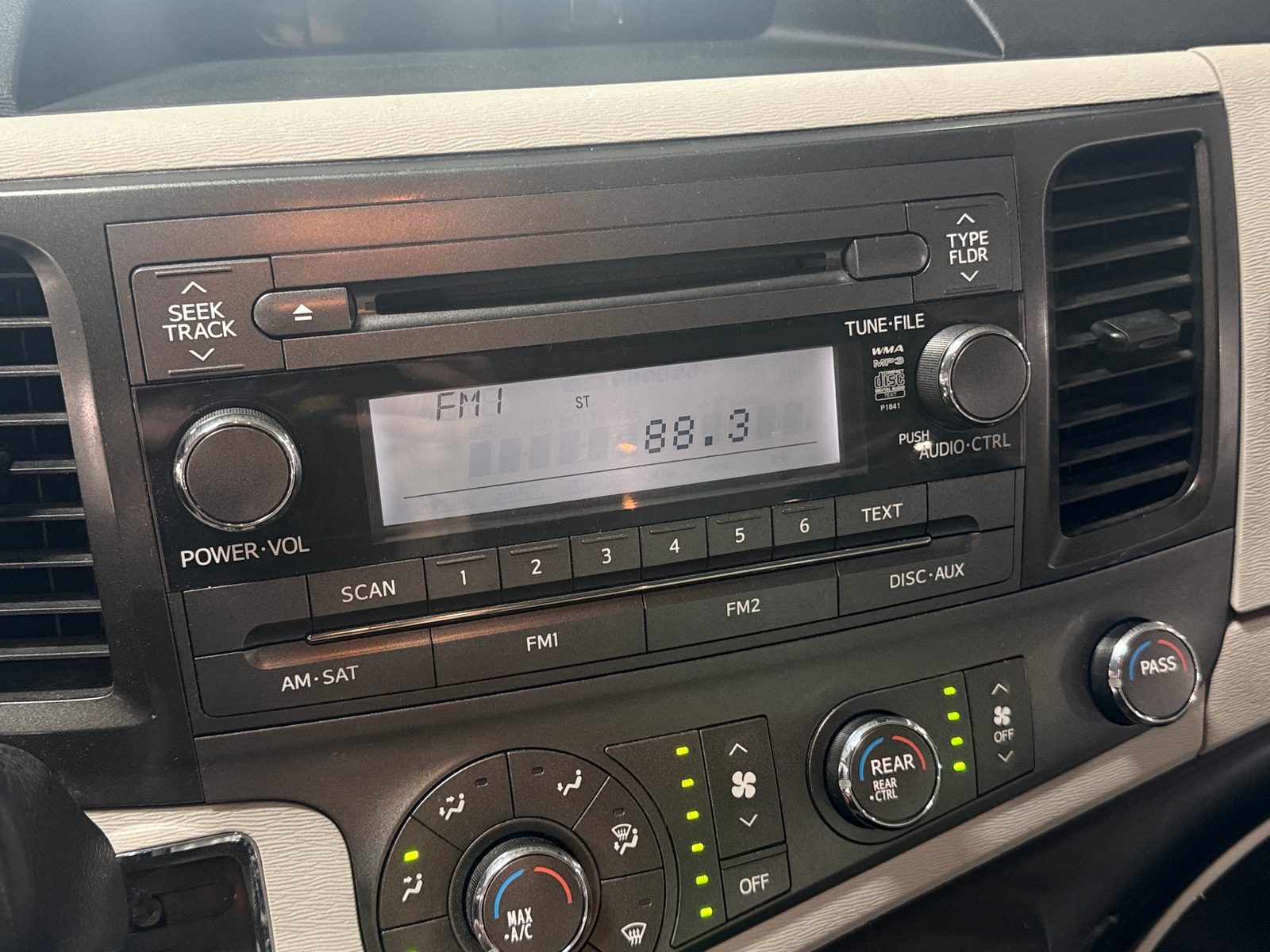 Thumbnail: 2011 Toyota Sienna - 4