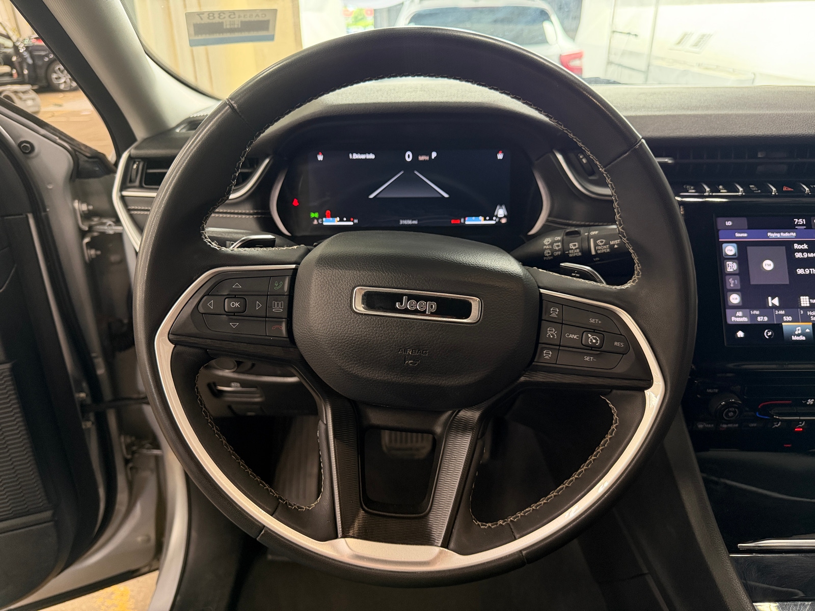 Thumbnail: 2023 Jeep Grand Cherokee L - 5