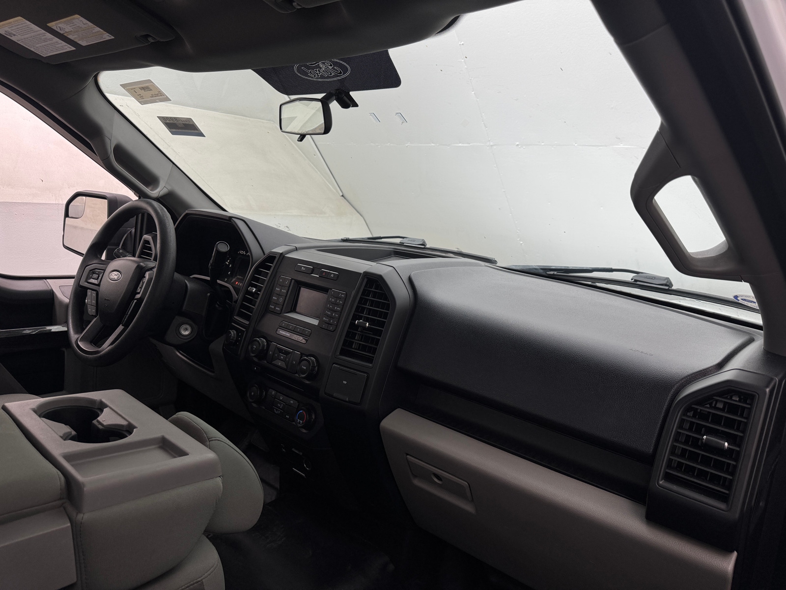 Thumbnail: 2017 Ford Econoline - 3