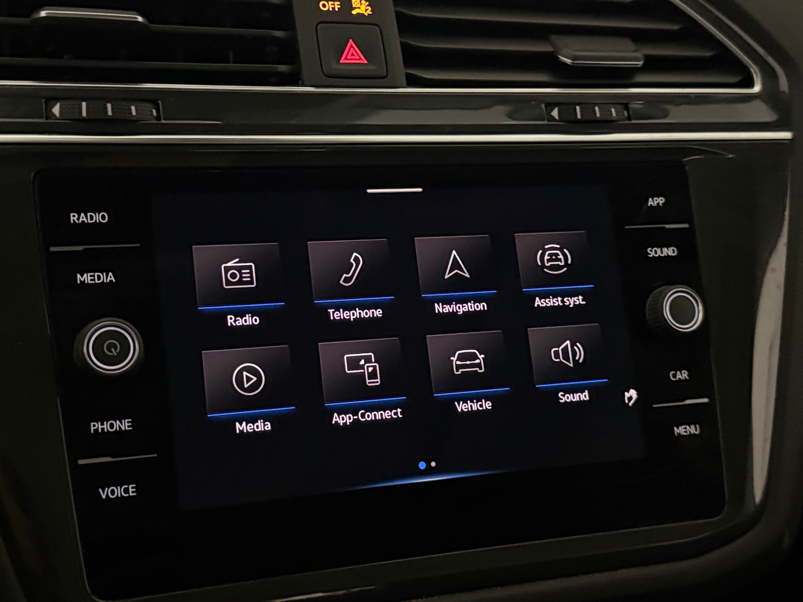 Thumbnail: 2023 Volkswagen Tiguan - 3