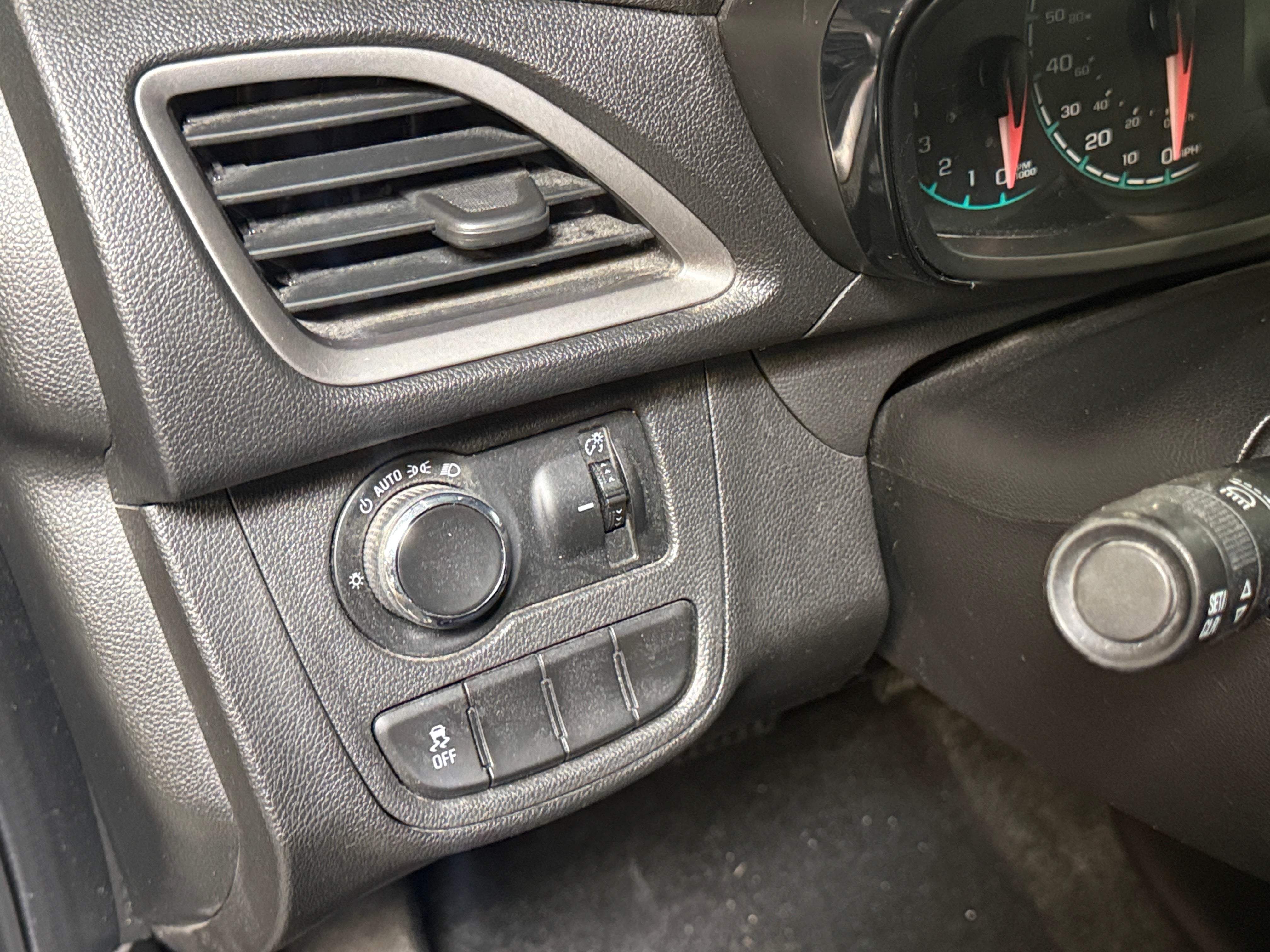 2021 Chevrolet Spark LS - Photo 10