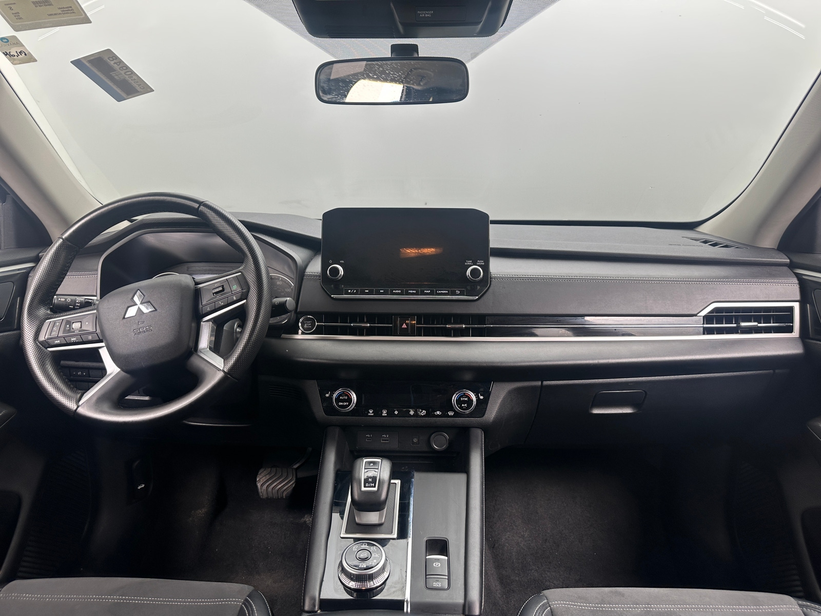 Thumbnail: 2024 Mitsubishi Outlander - 2