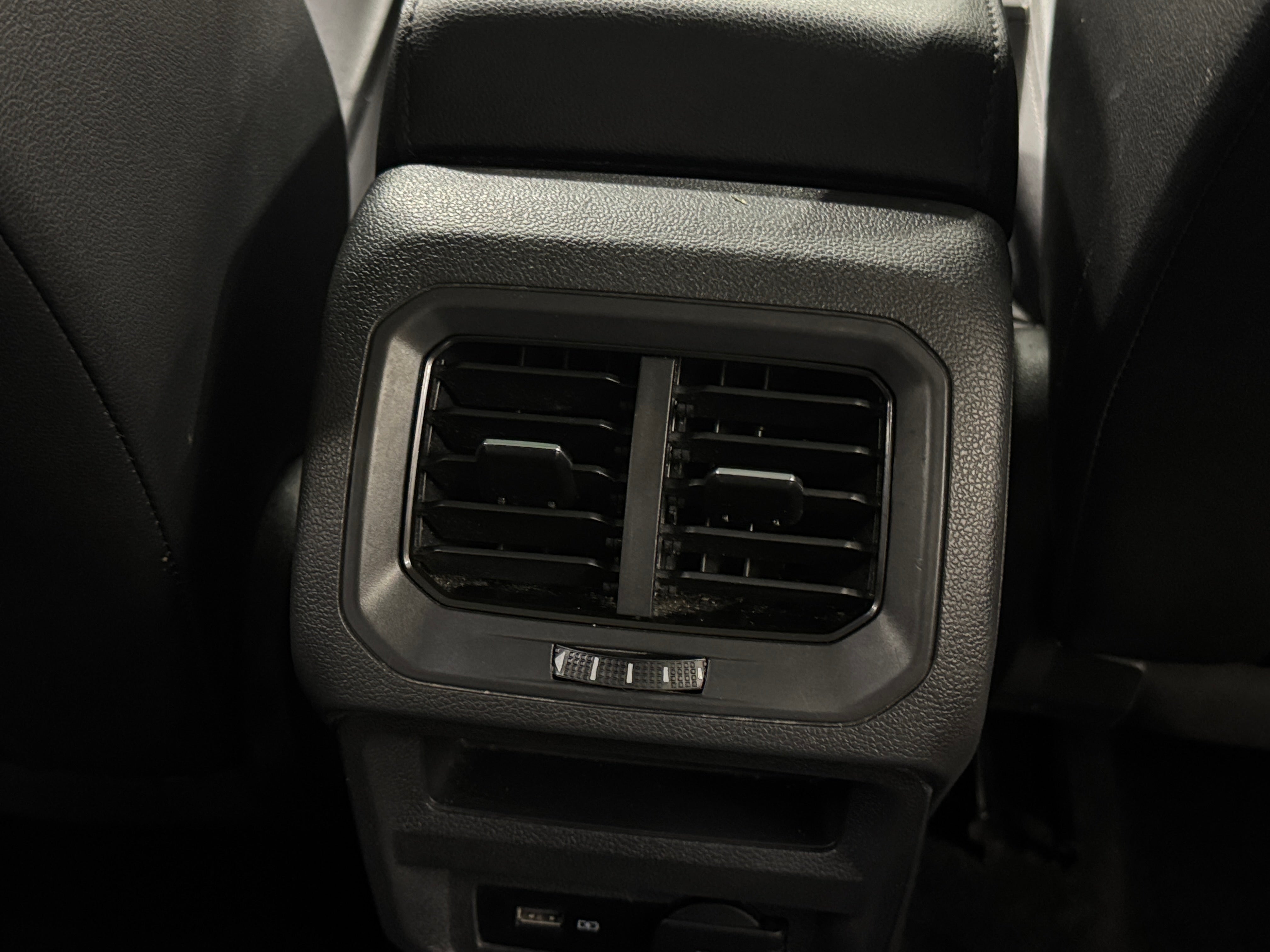 2019 Volkswagen Tiguan SE - Photo 8