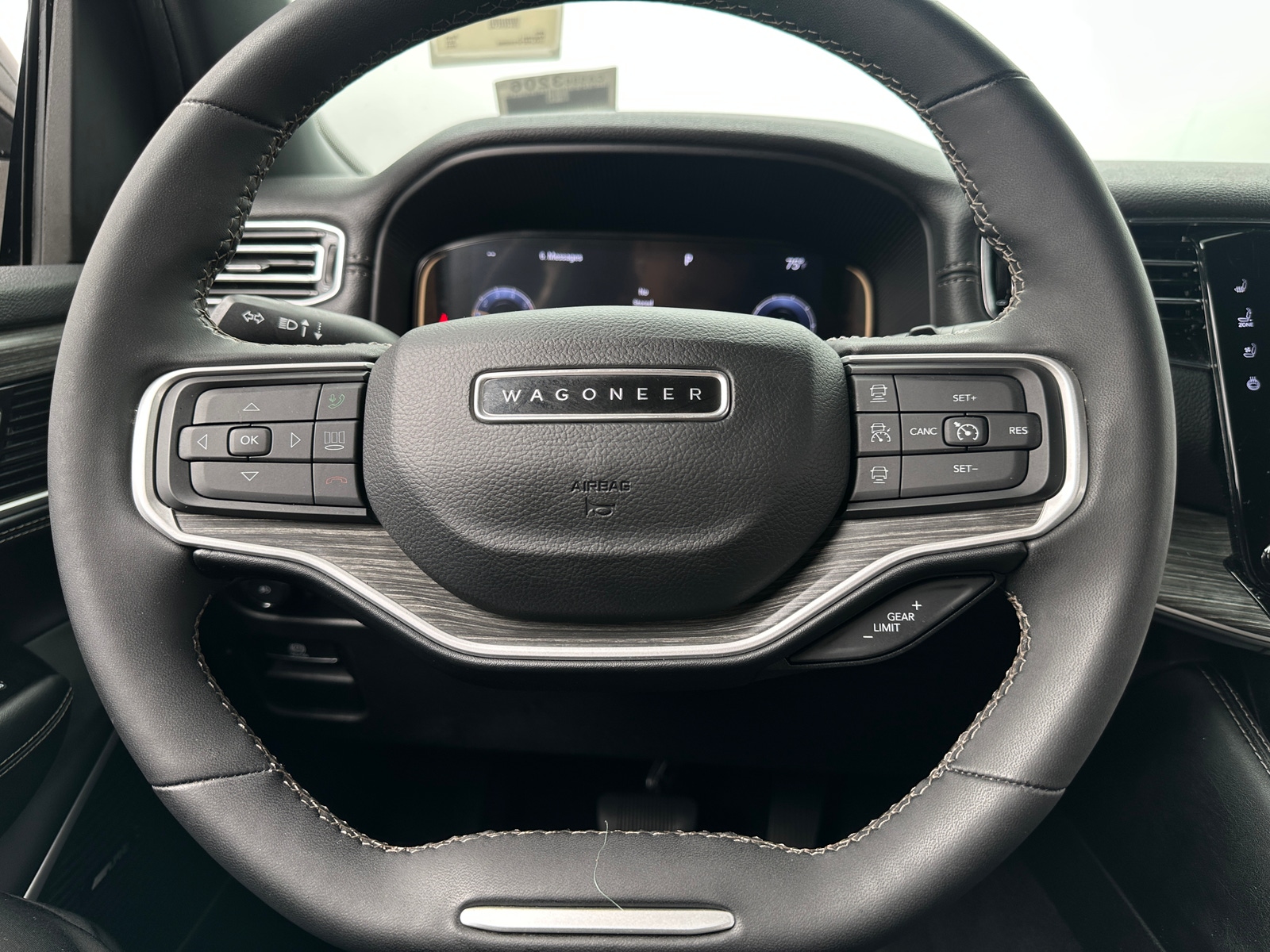 Thumbnail: 2023 Jeep Wagoneer - 4