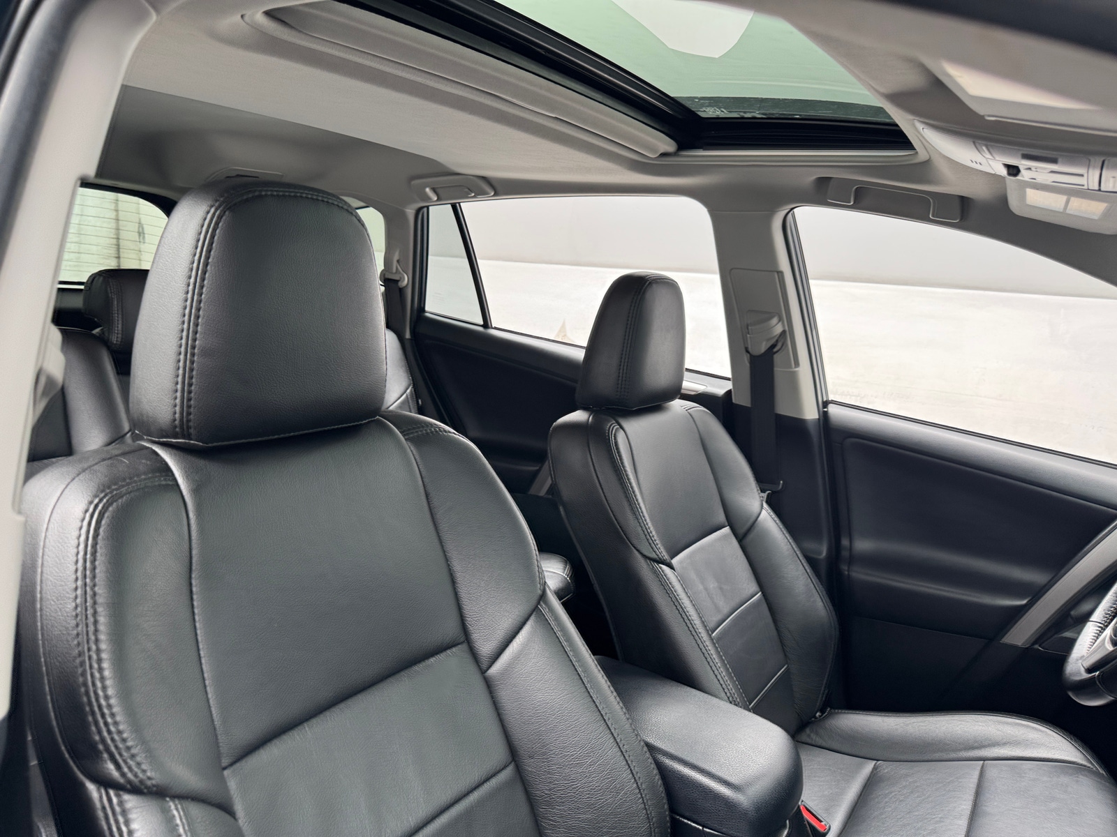 Thumbnail: 2018 Toyota RAV4 - 2